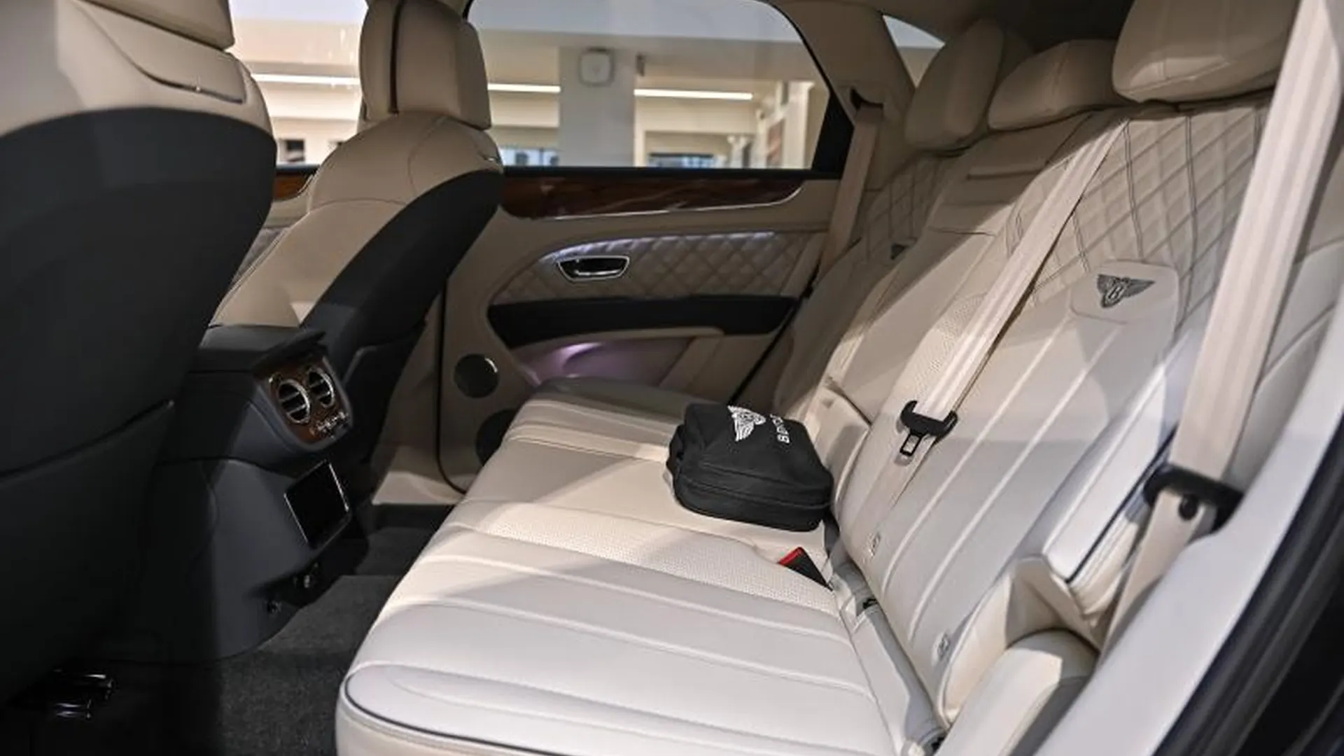 Bentley Bentayga — photo 23
