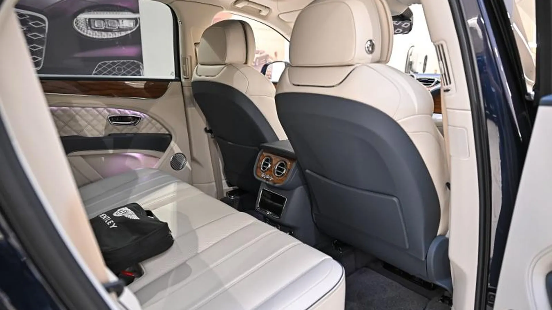 Bentley Bentayga — photo 18