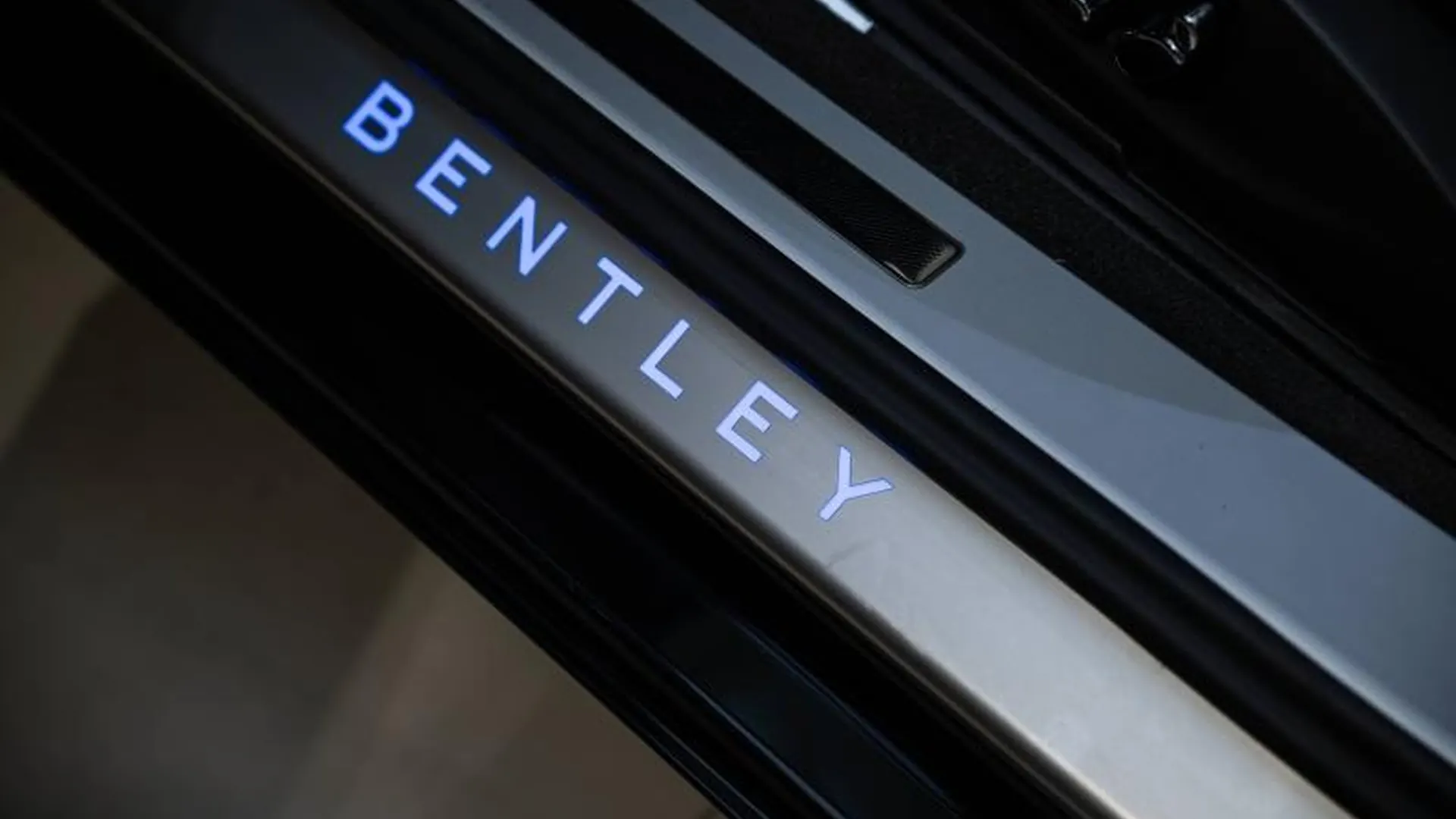 Bentley Continental GTC — photo 21
