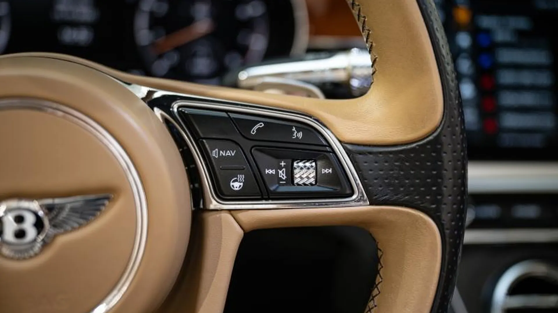 Bentley Continental GTC — photo 27