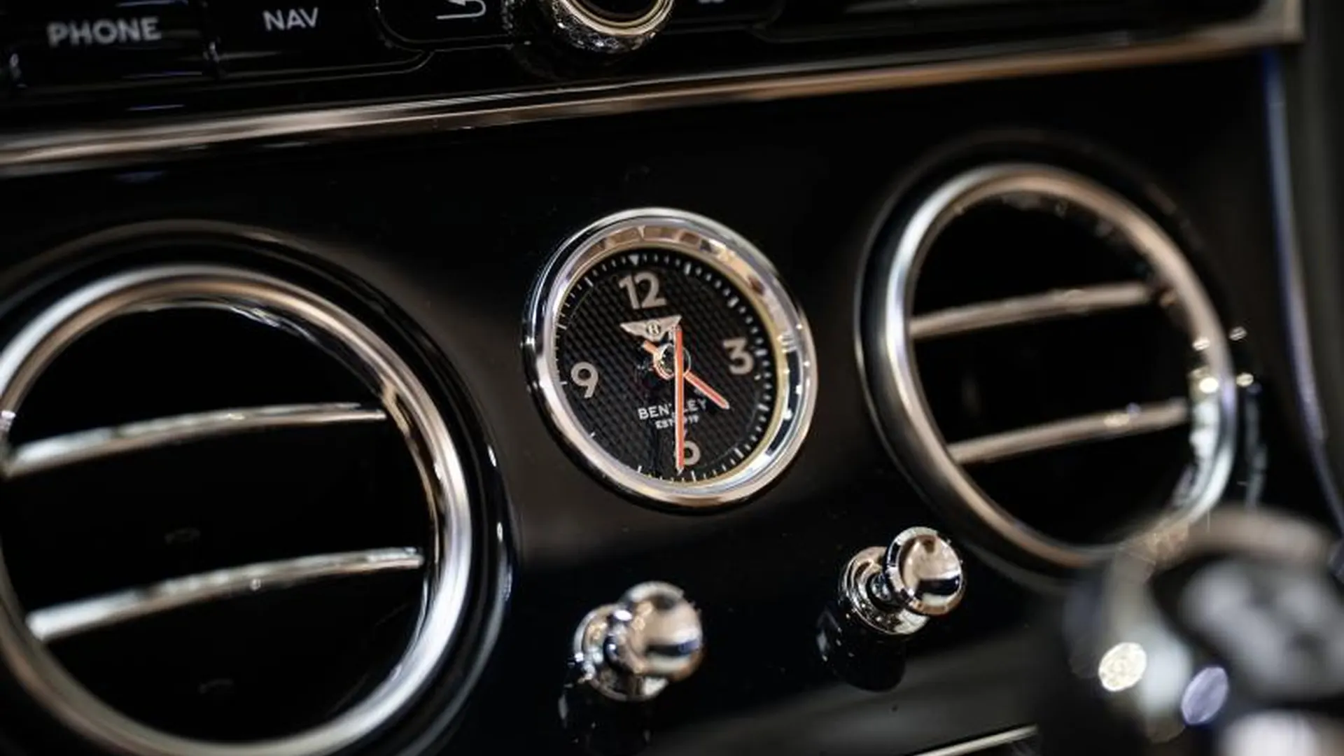 Bentley Continental GTC — photo 30