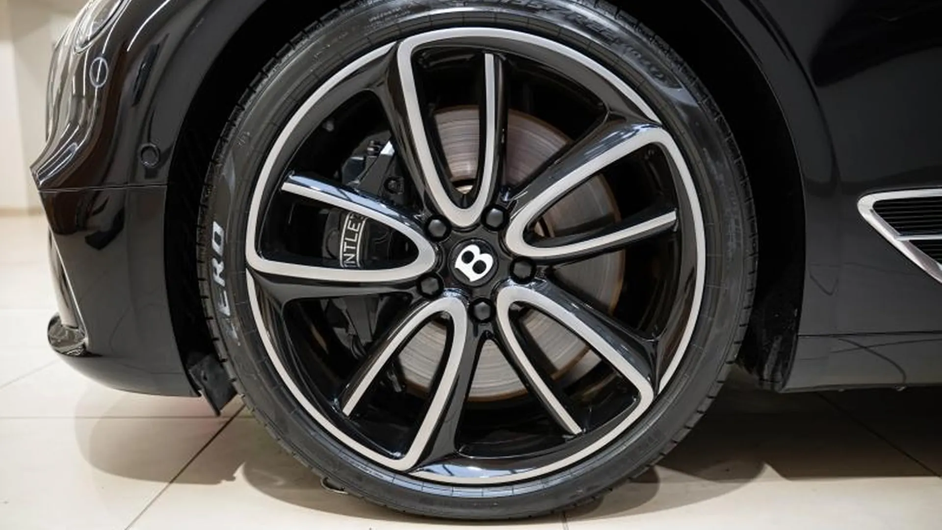 Bentley Continental GTC — photo 10