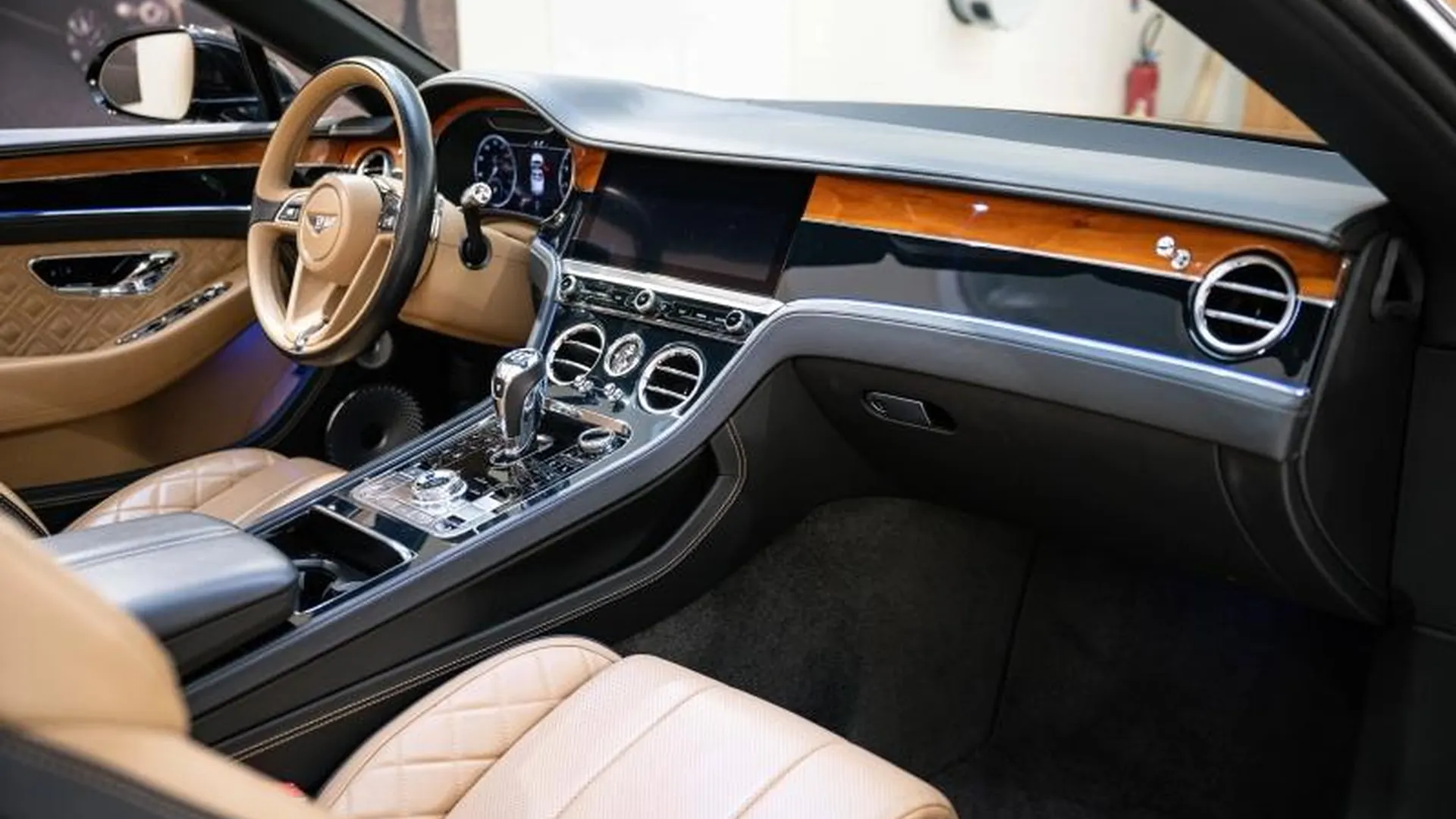 Bentley Continental GTC — photo 15