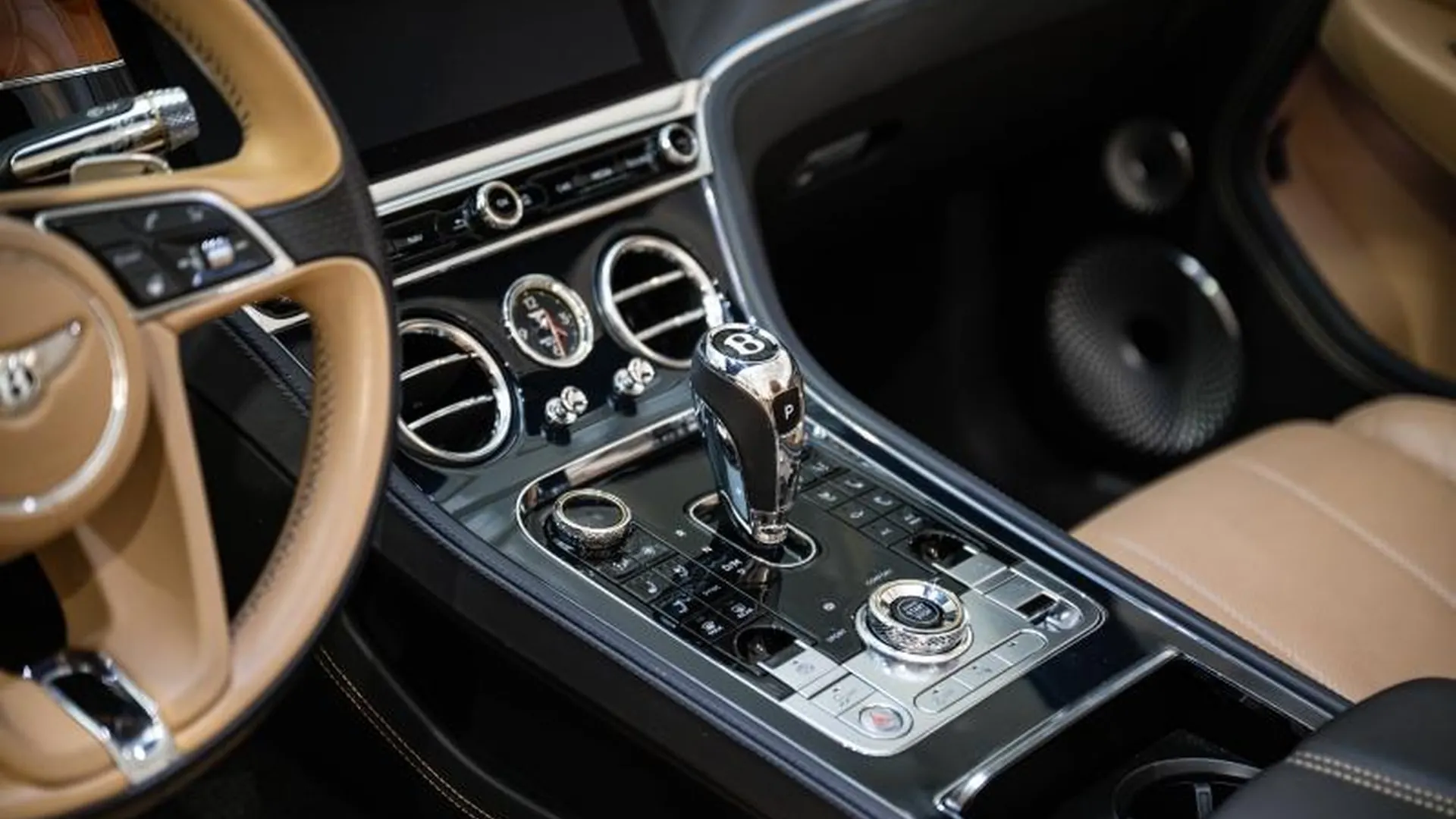 Bentley Continental GTC — photo 23