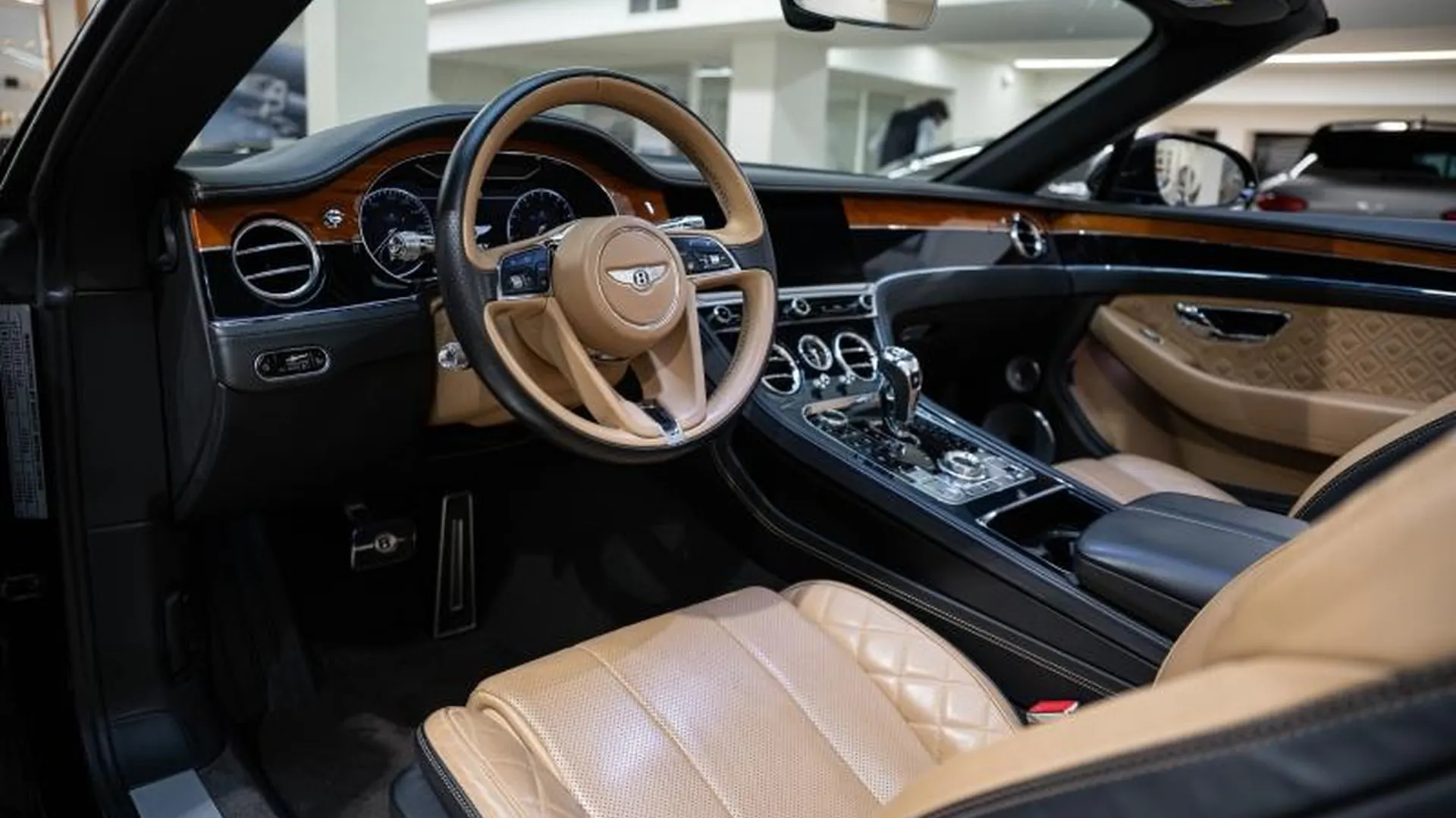 Bentley Continental GTC — photo 12