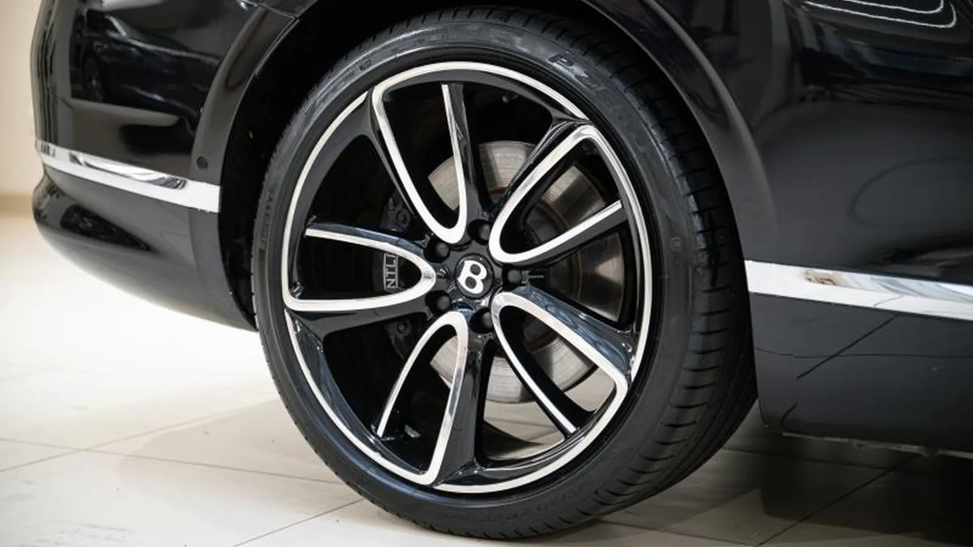 Bentley Continental GTC — photo 9