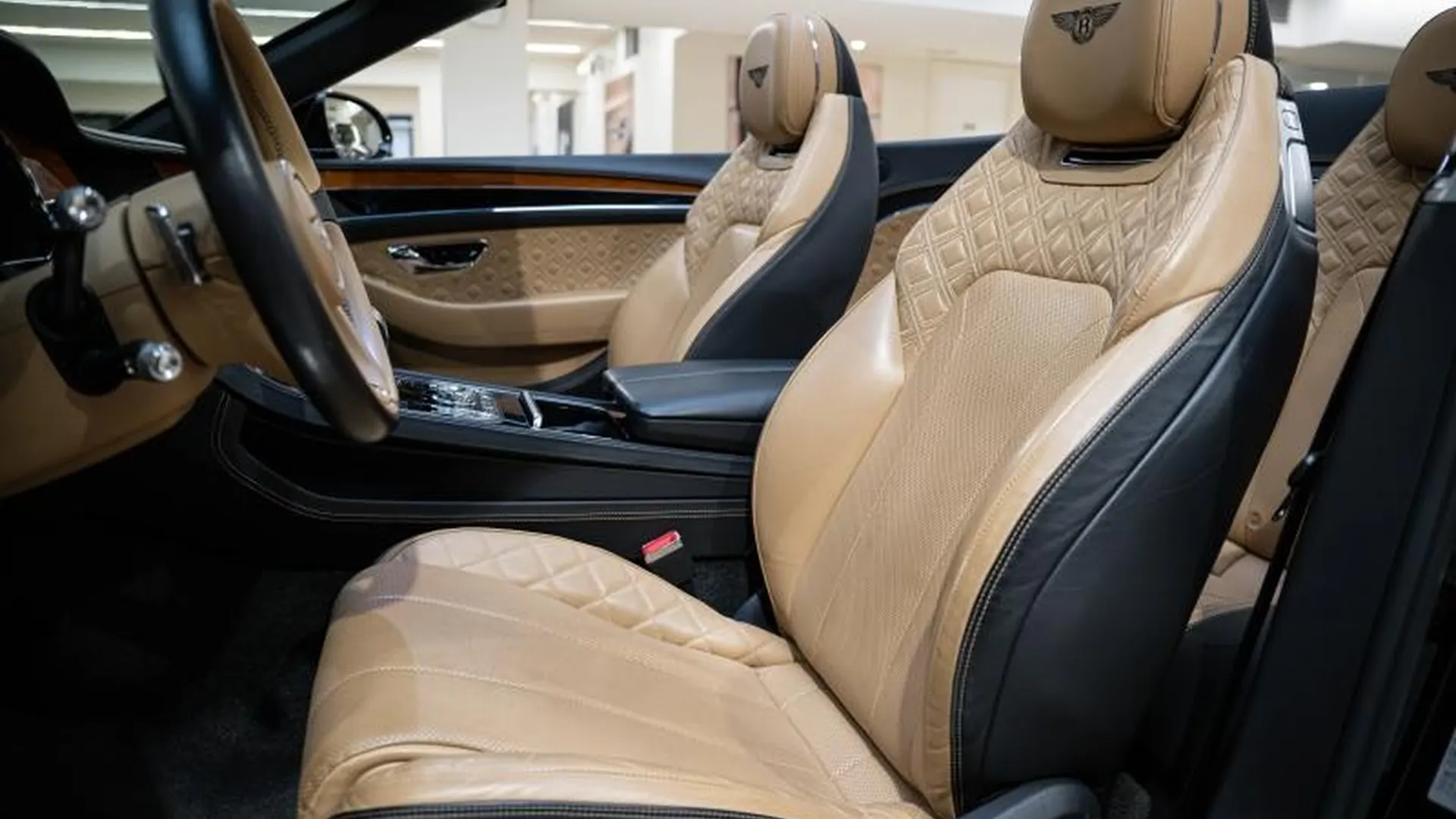 Bentley Continental GTC — photo 13