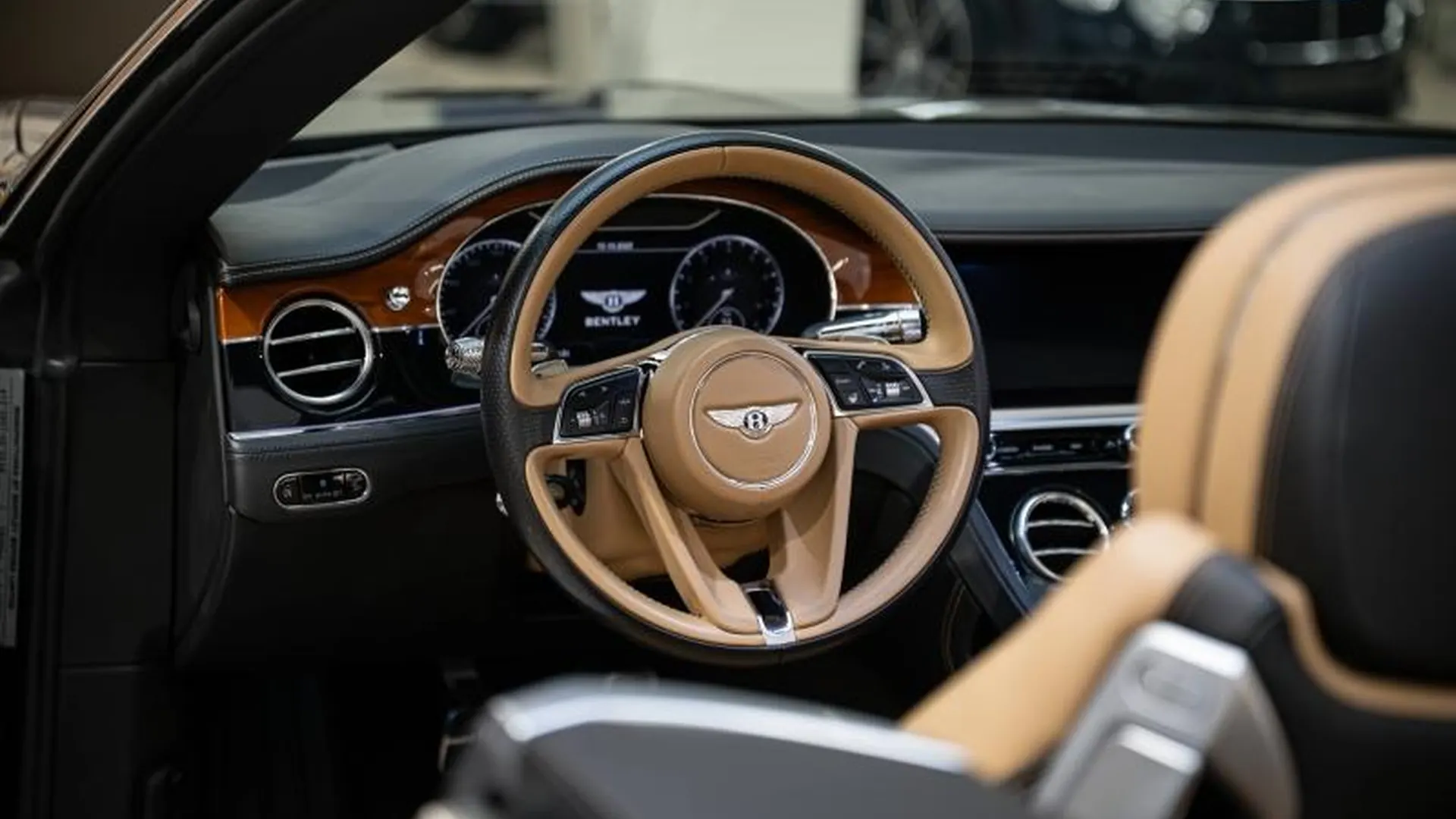 Bentley Continental GTC — photo 11
