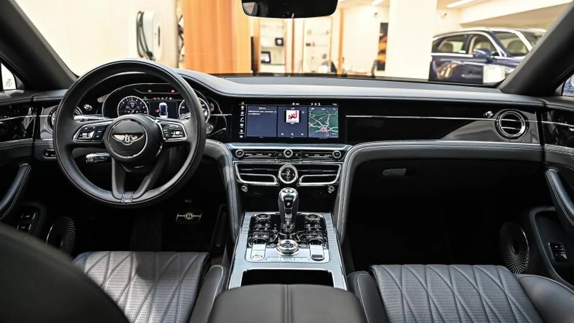 Bentley Flying Spur — photo 27