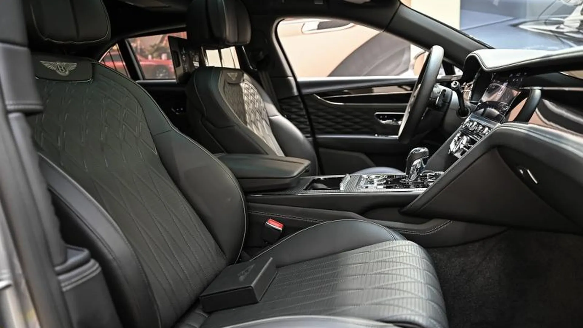 Bentley Flying Spur — photo 15