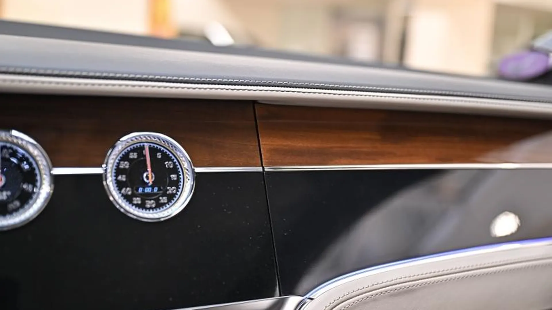 Bentley Continental GT — photo 45