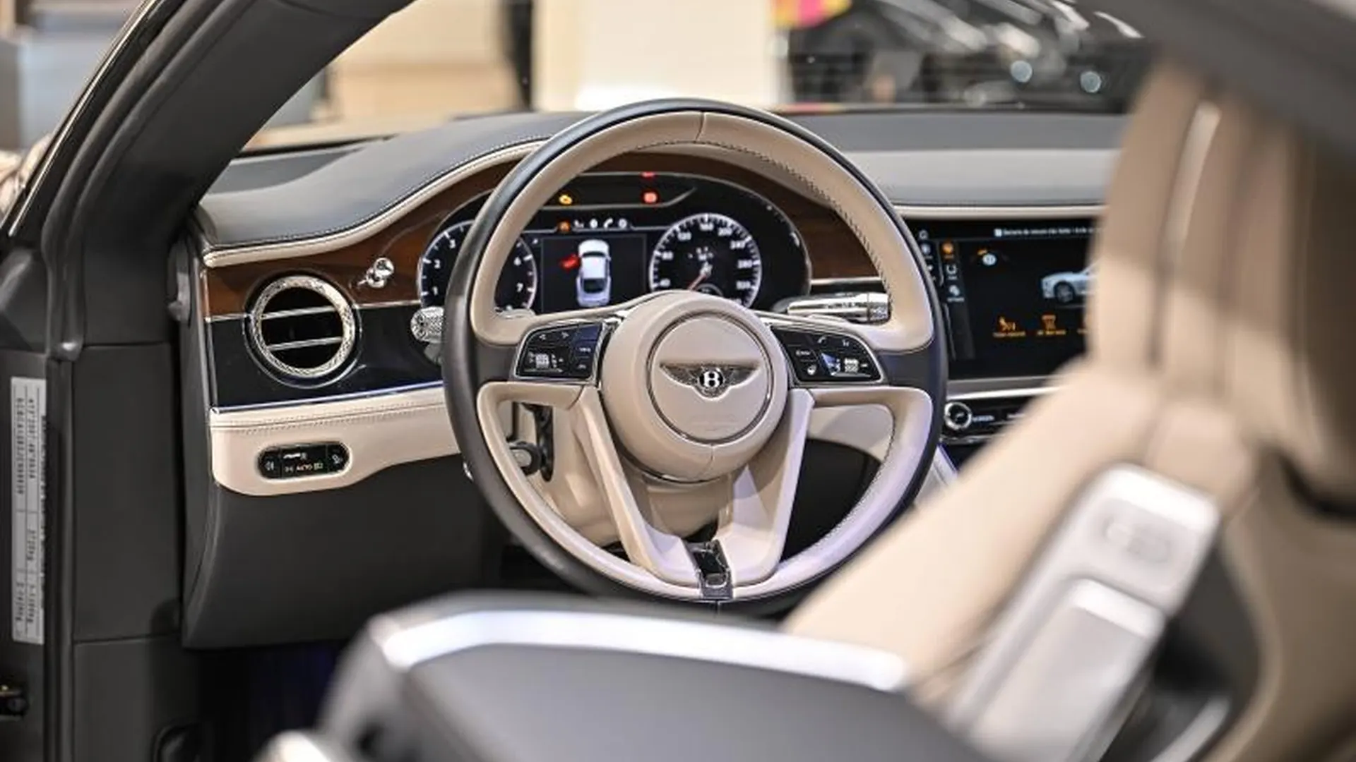 Bentley Continental GT — photo 29