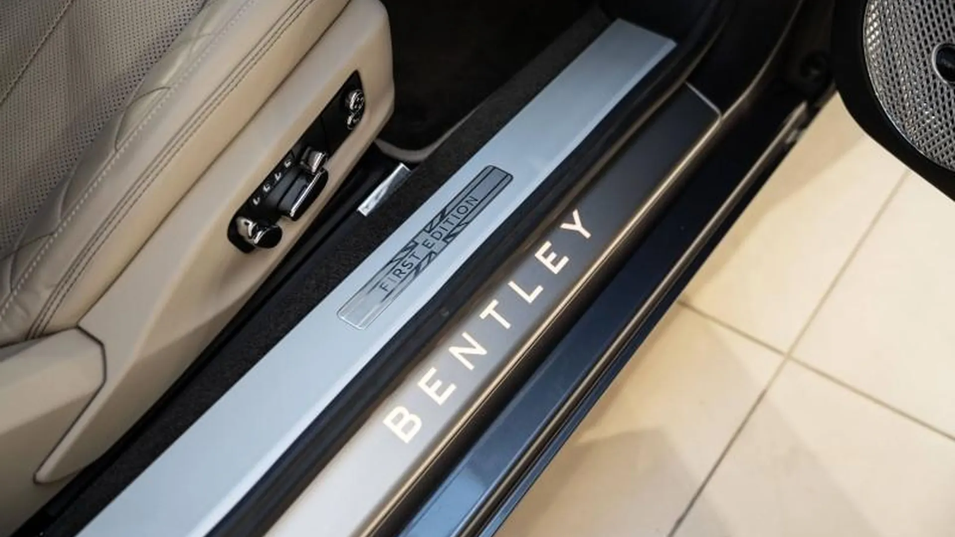 Bentley Continental GT — photo 12