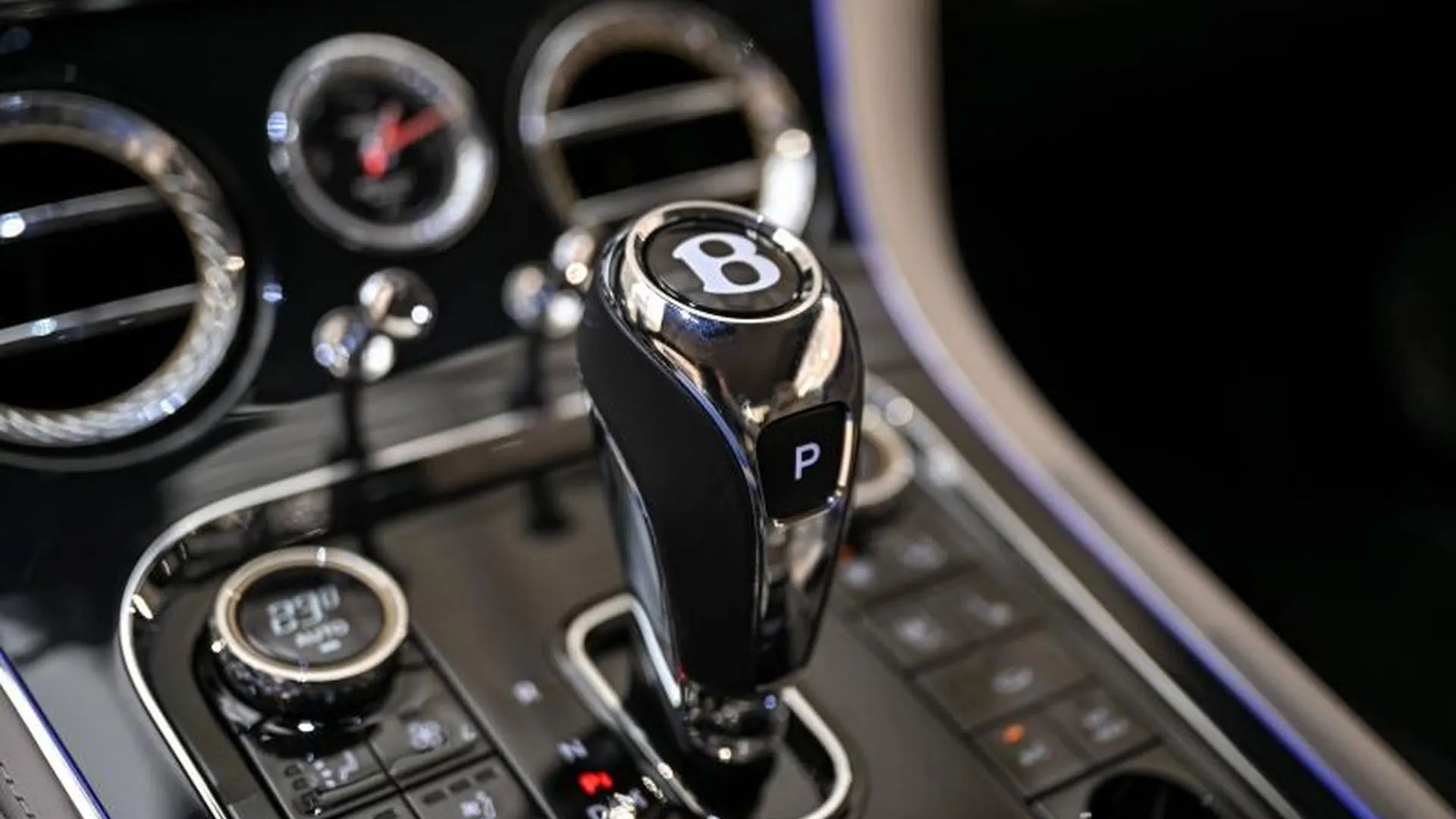 Bentley Continental GT — photo 41