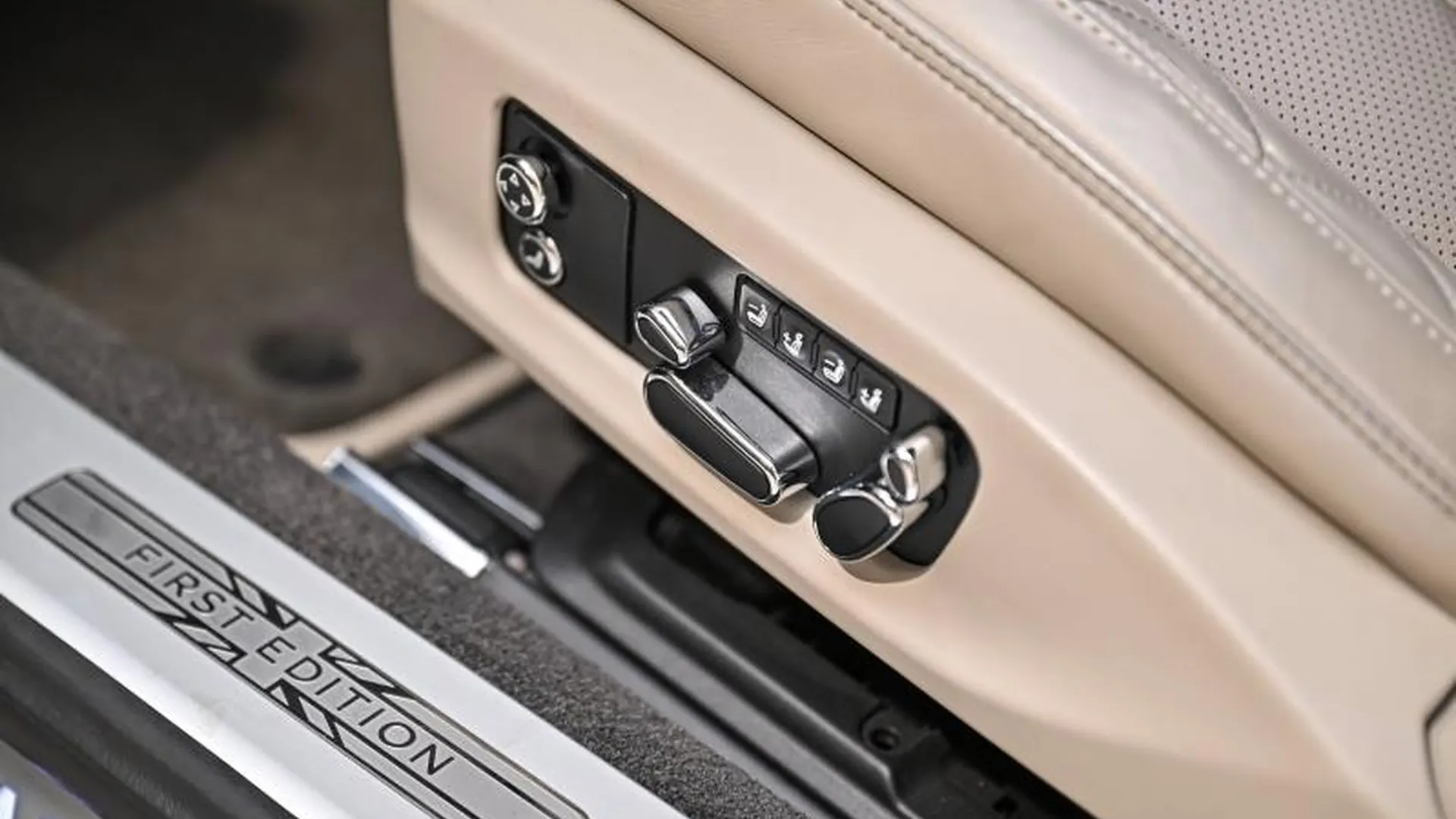 Bentley Continental GT — photo 31