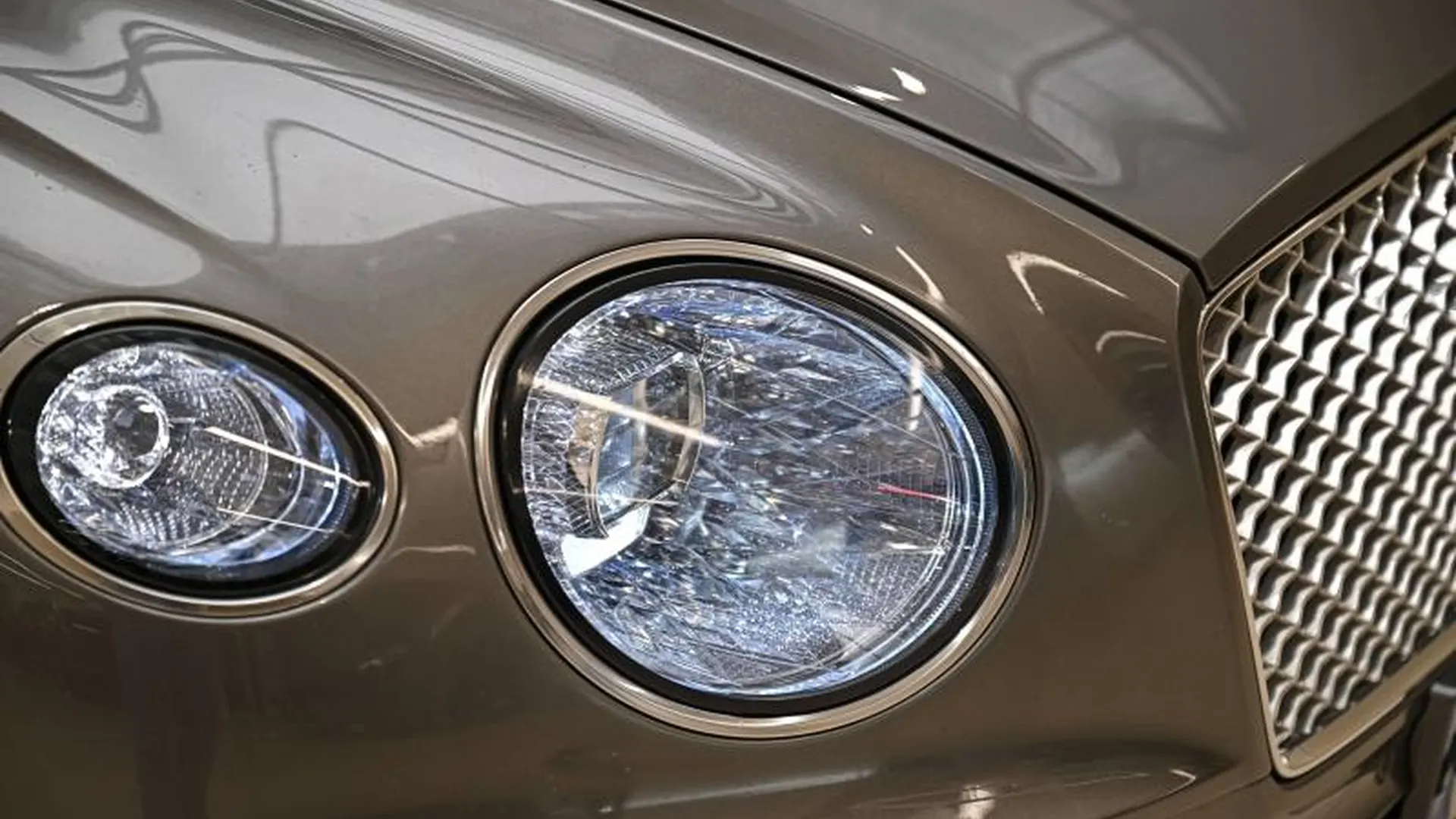 Bentley Continental GT — photo 20