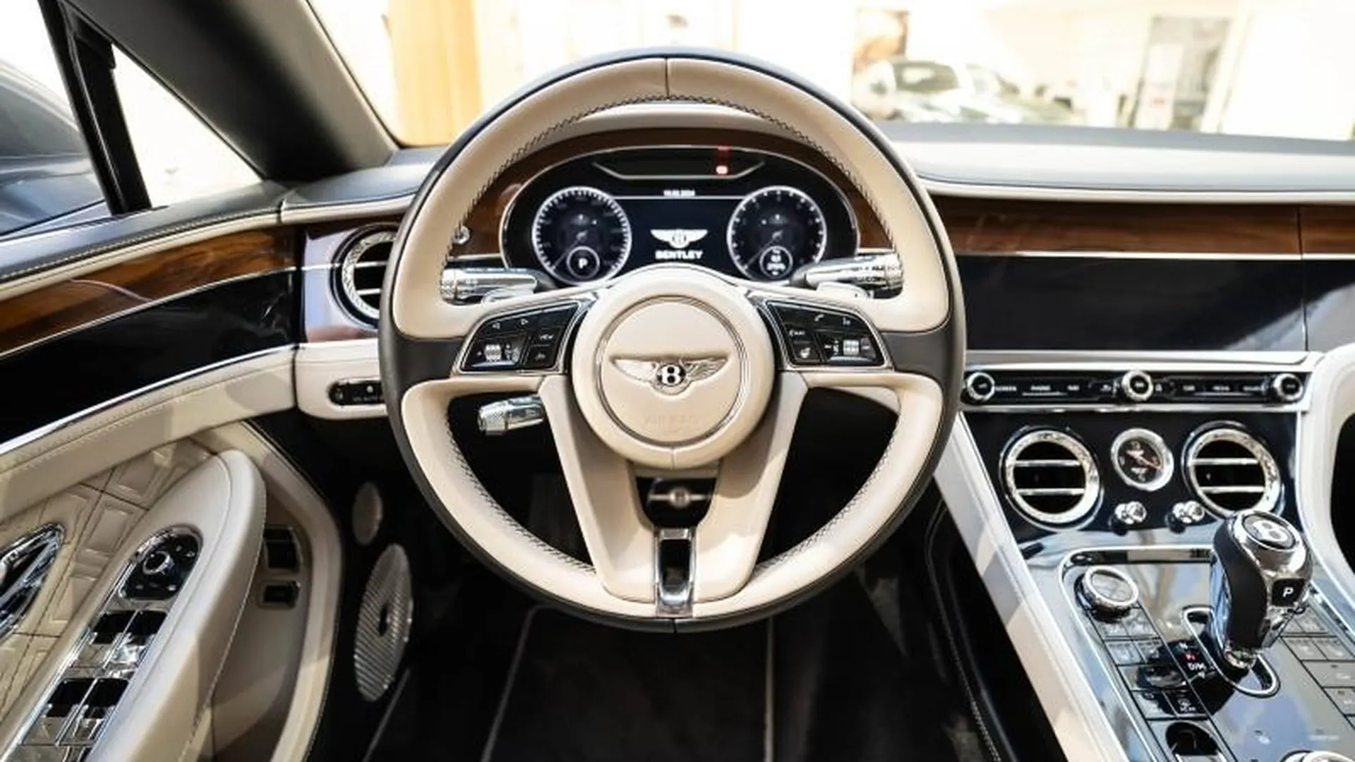 Bentley Continental GT — photo 9