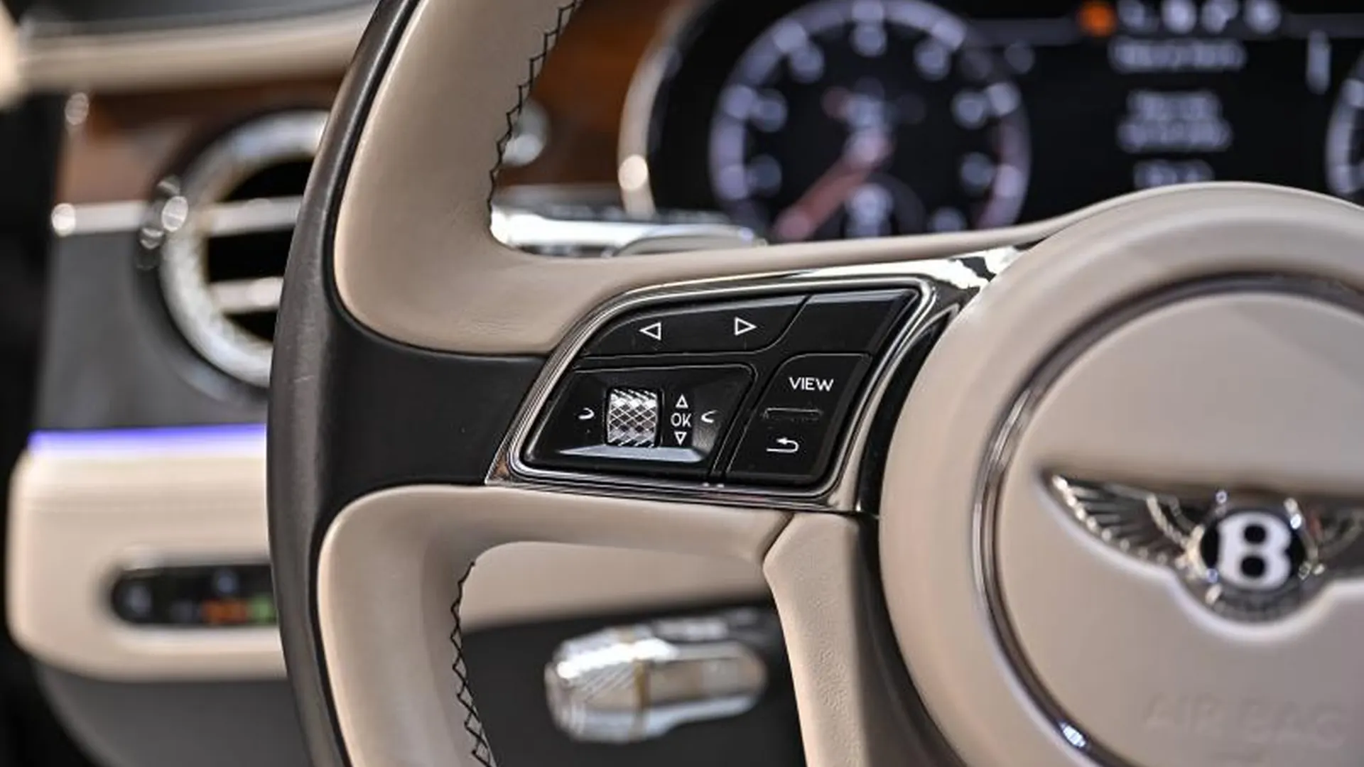 Bentley Continental GT — photo 37
