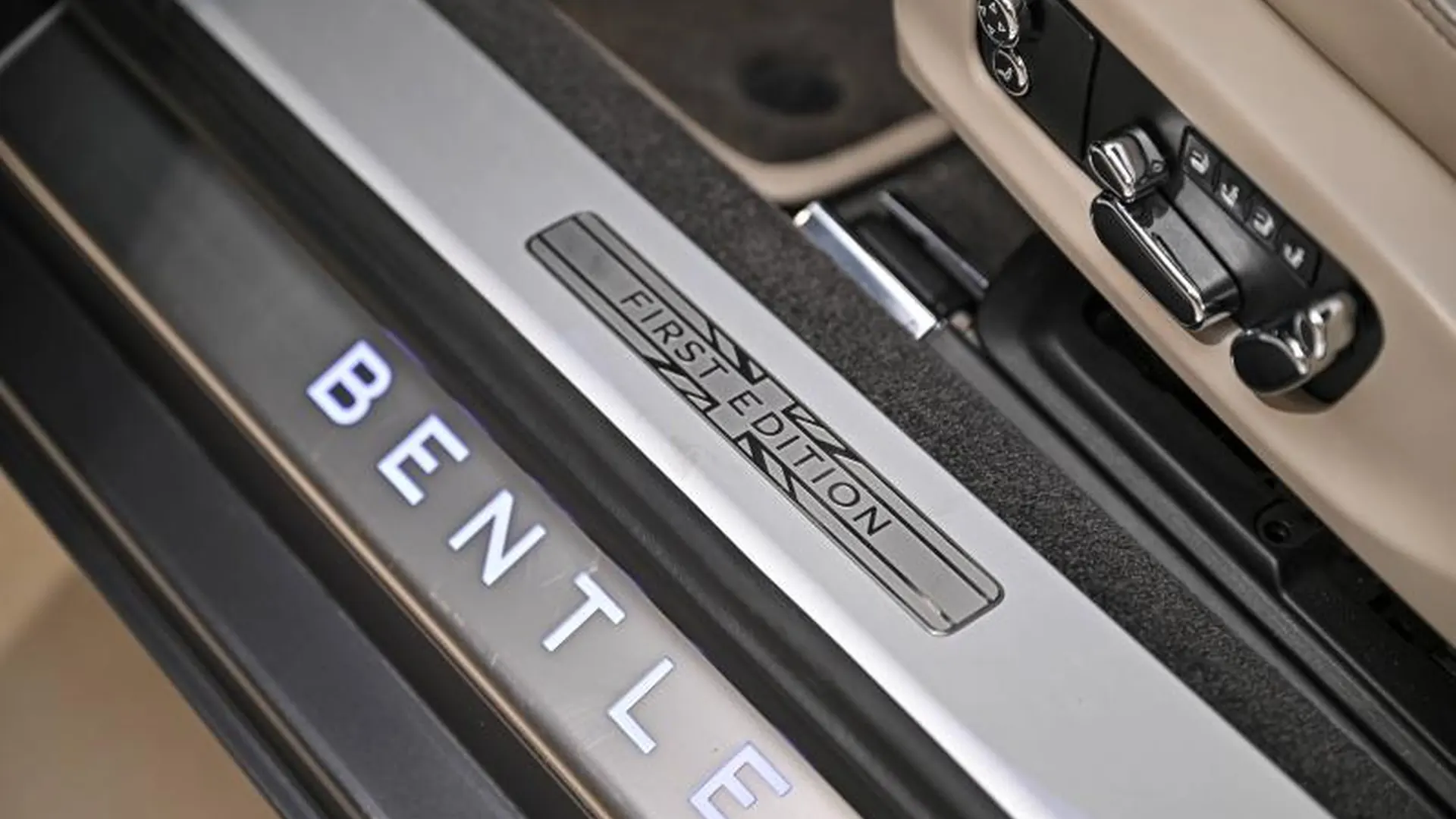 Bentley Continental GT — photo 30