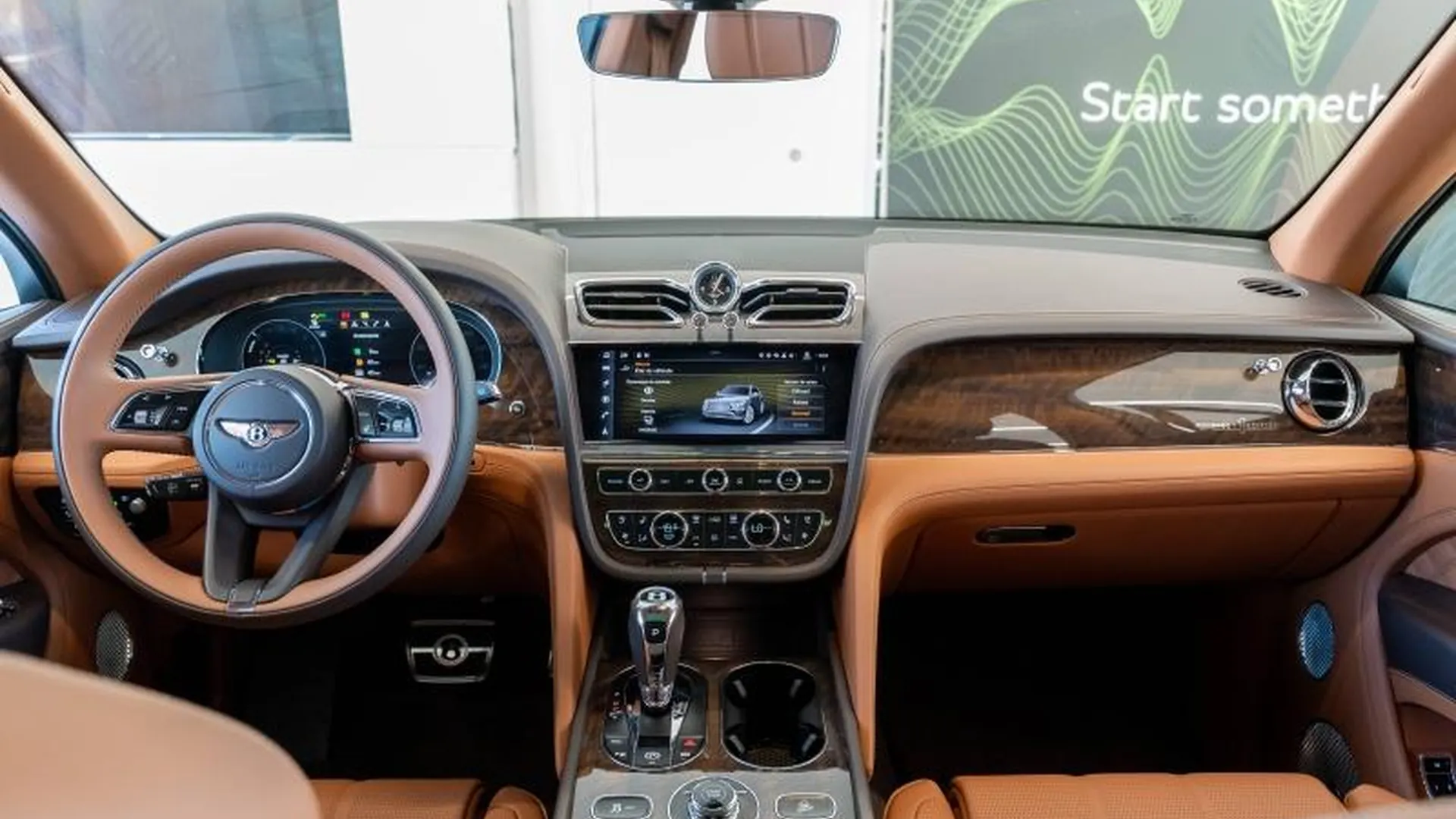 Bentley Bentayga — photo 46