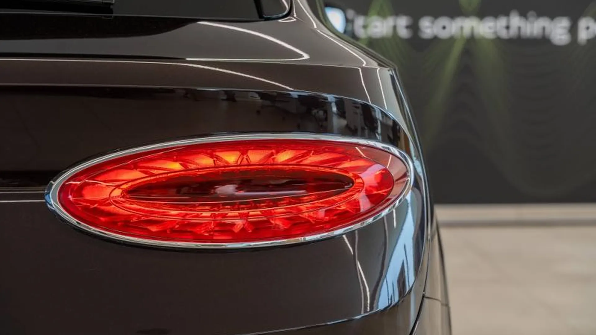 Bentley Bentayga — photo 6