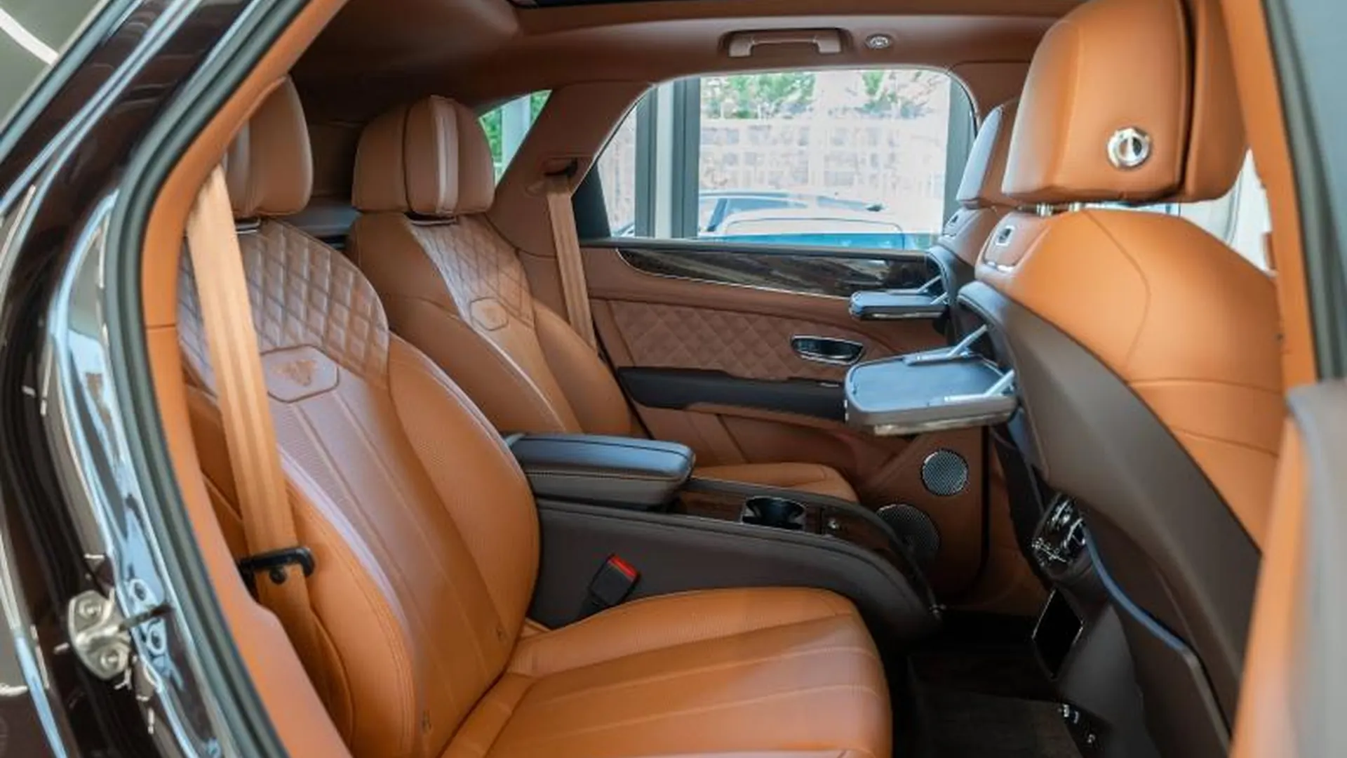 Bentley Bentayga — photo 43