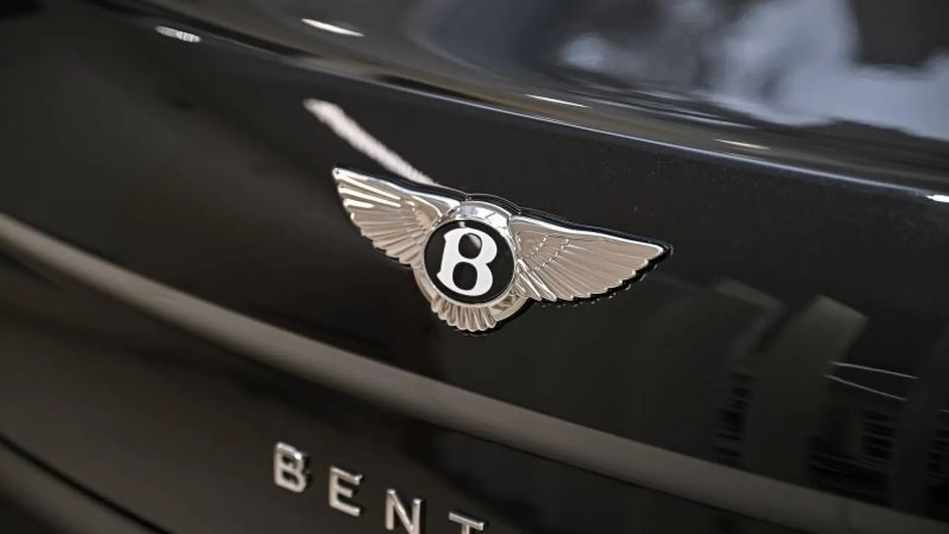 Bentley Flying Spur — photo 43