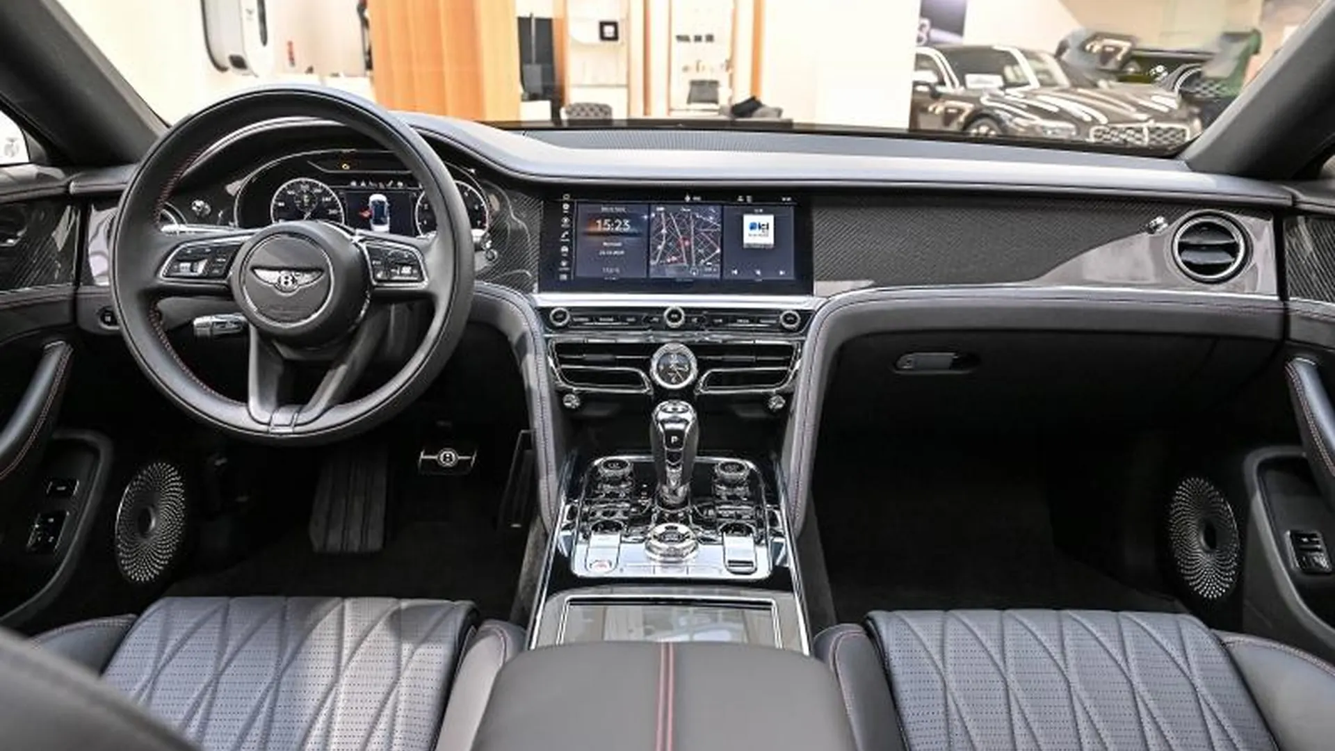 Bentley Flying Spur — photo 17