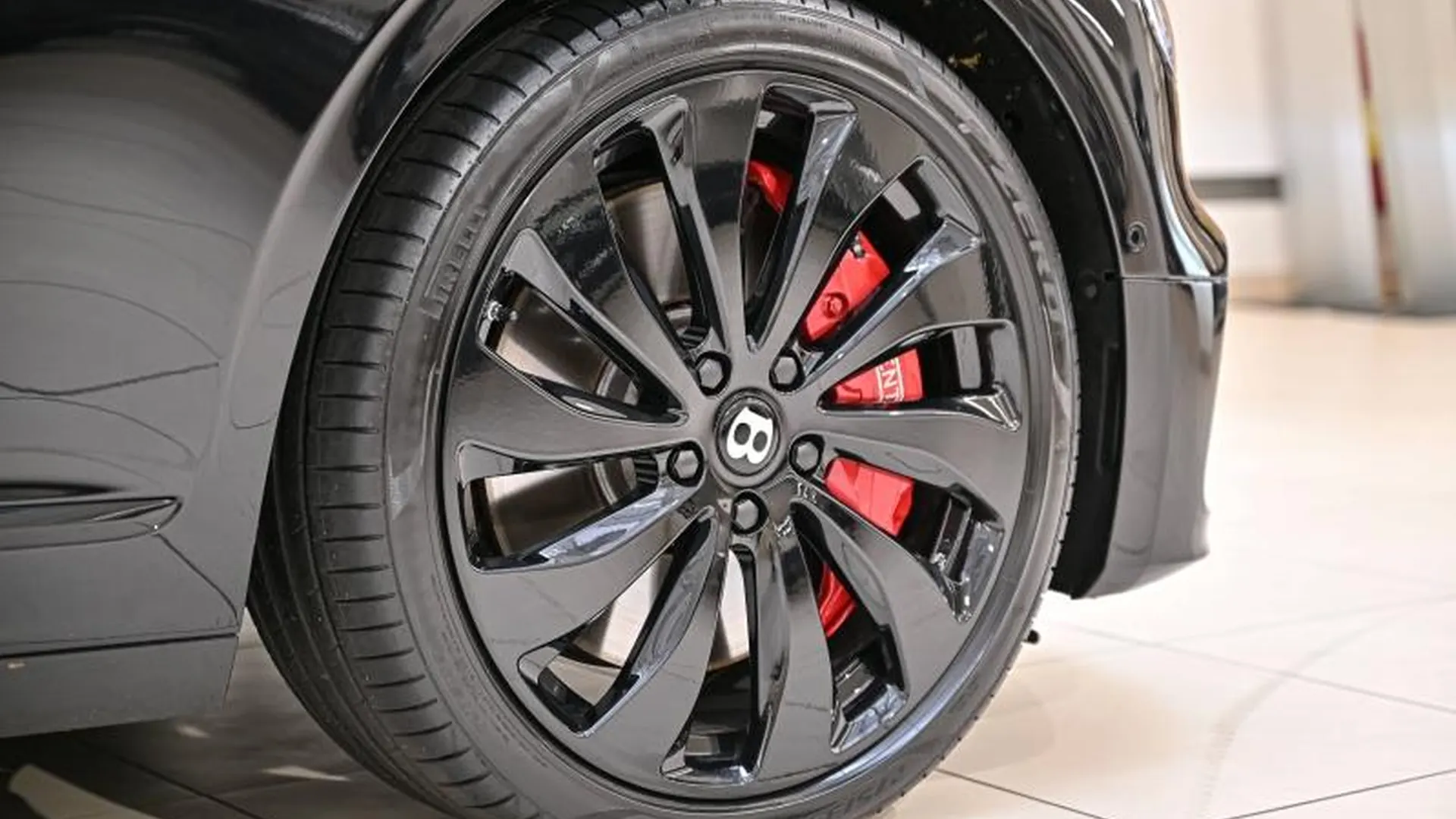 Bentley Flying Spur — photo 10