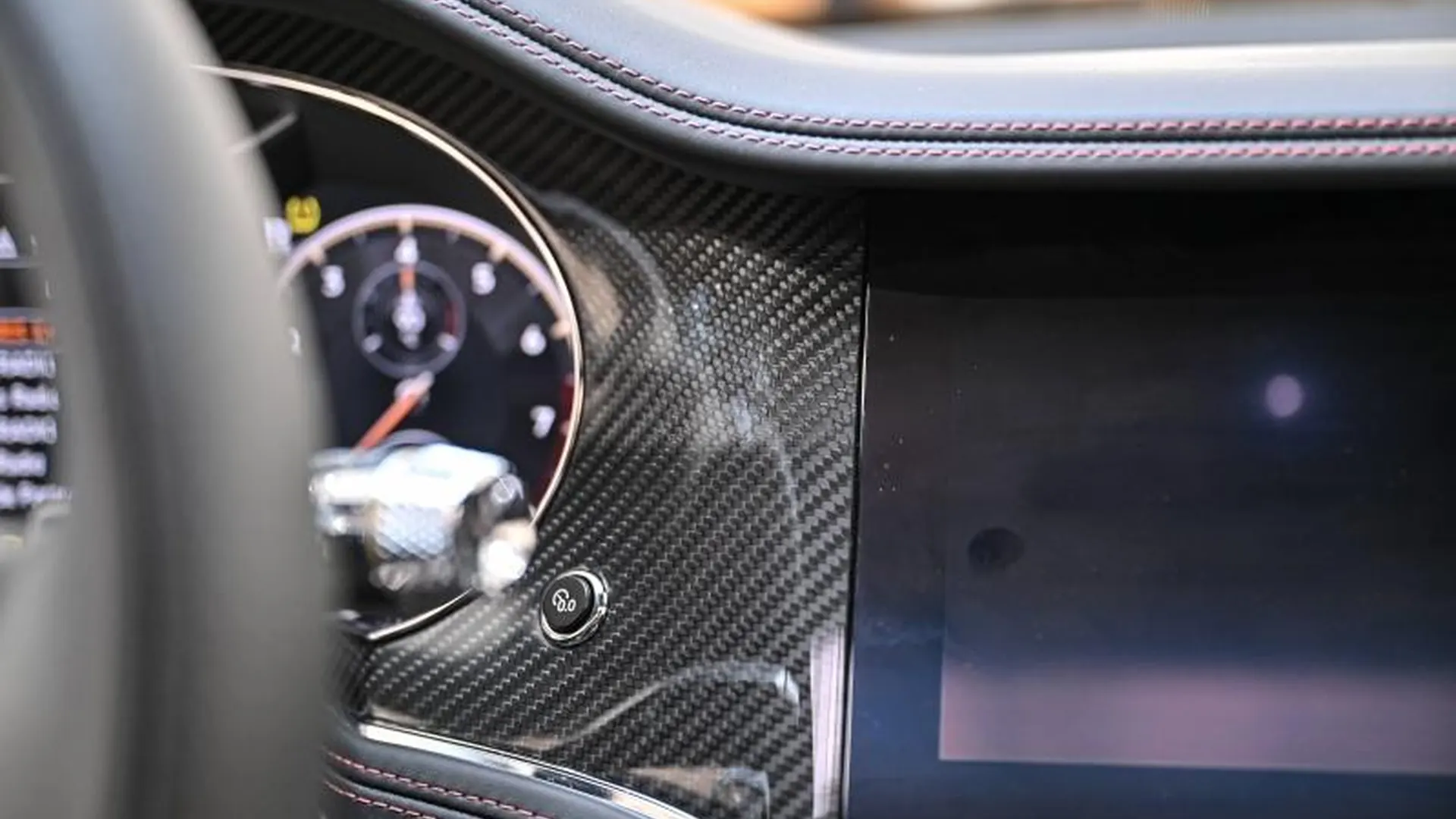 Bentley Flying Spur — photo 37
