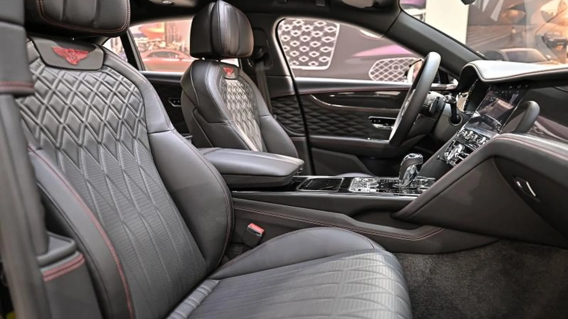 Bentley Flying Spur — photo 19