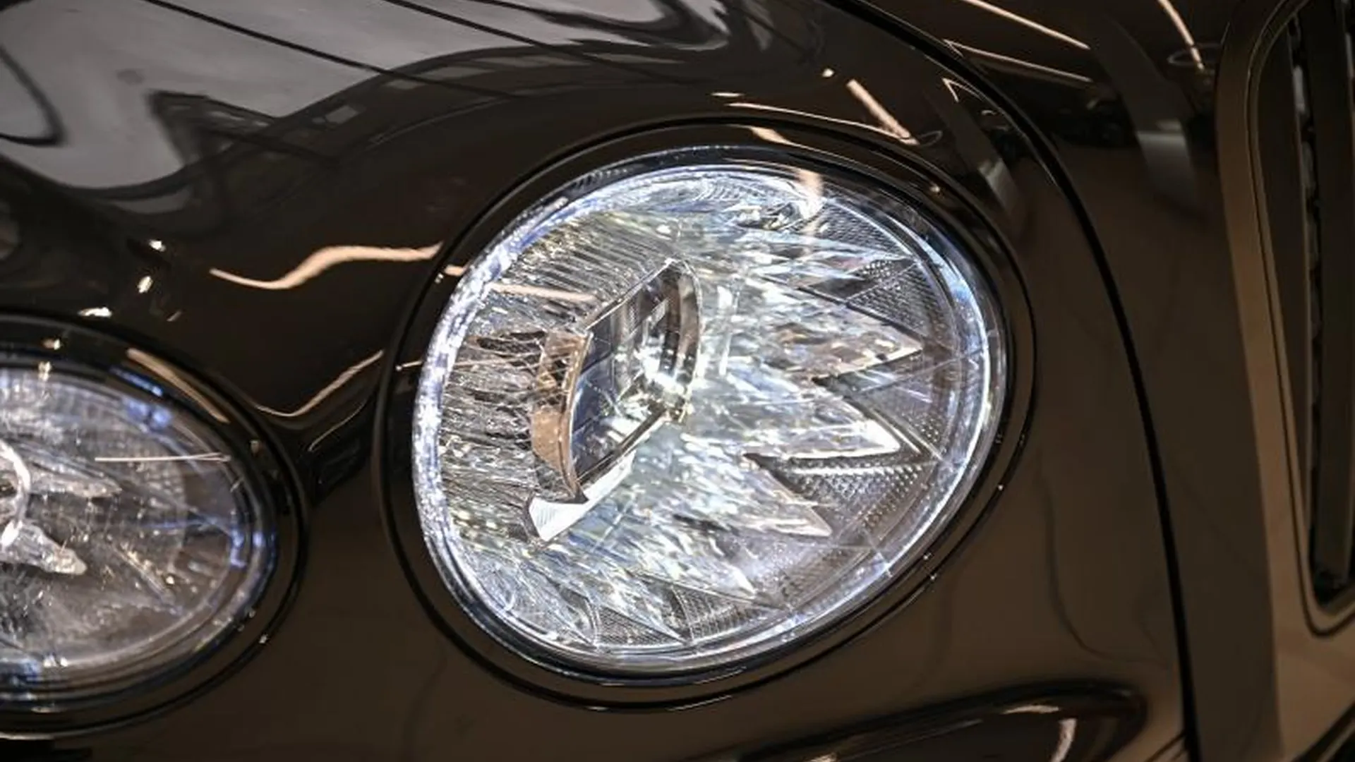 Bentley Flying Spur — photo 6