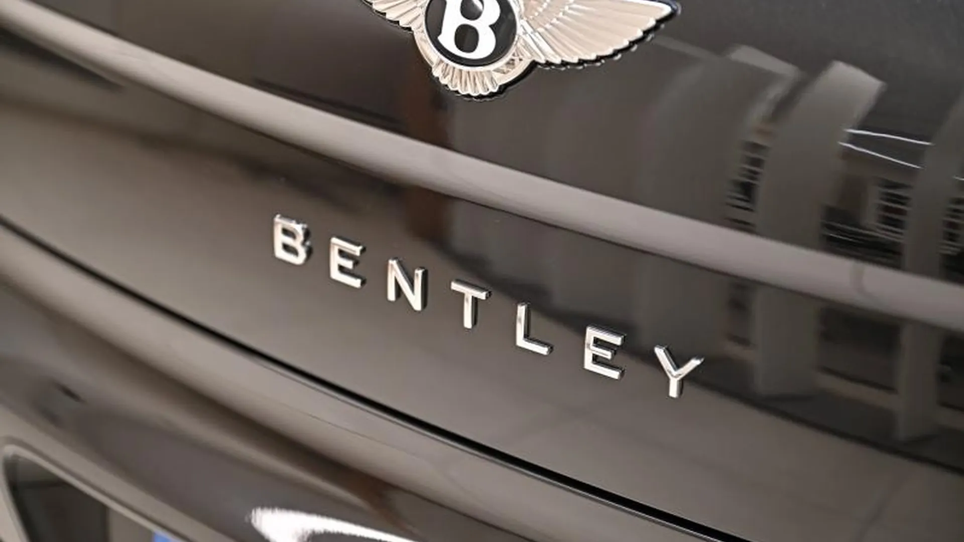 Bentley Flying Spur — photo 9