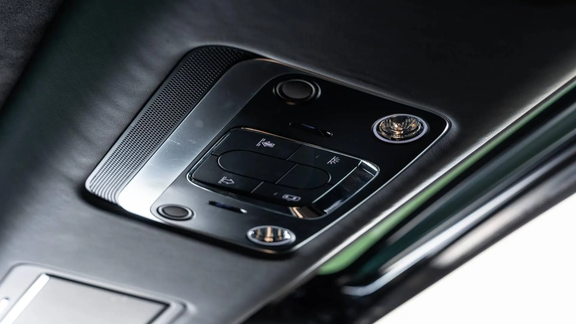 Bentley Flying Spur — photo 44