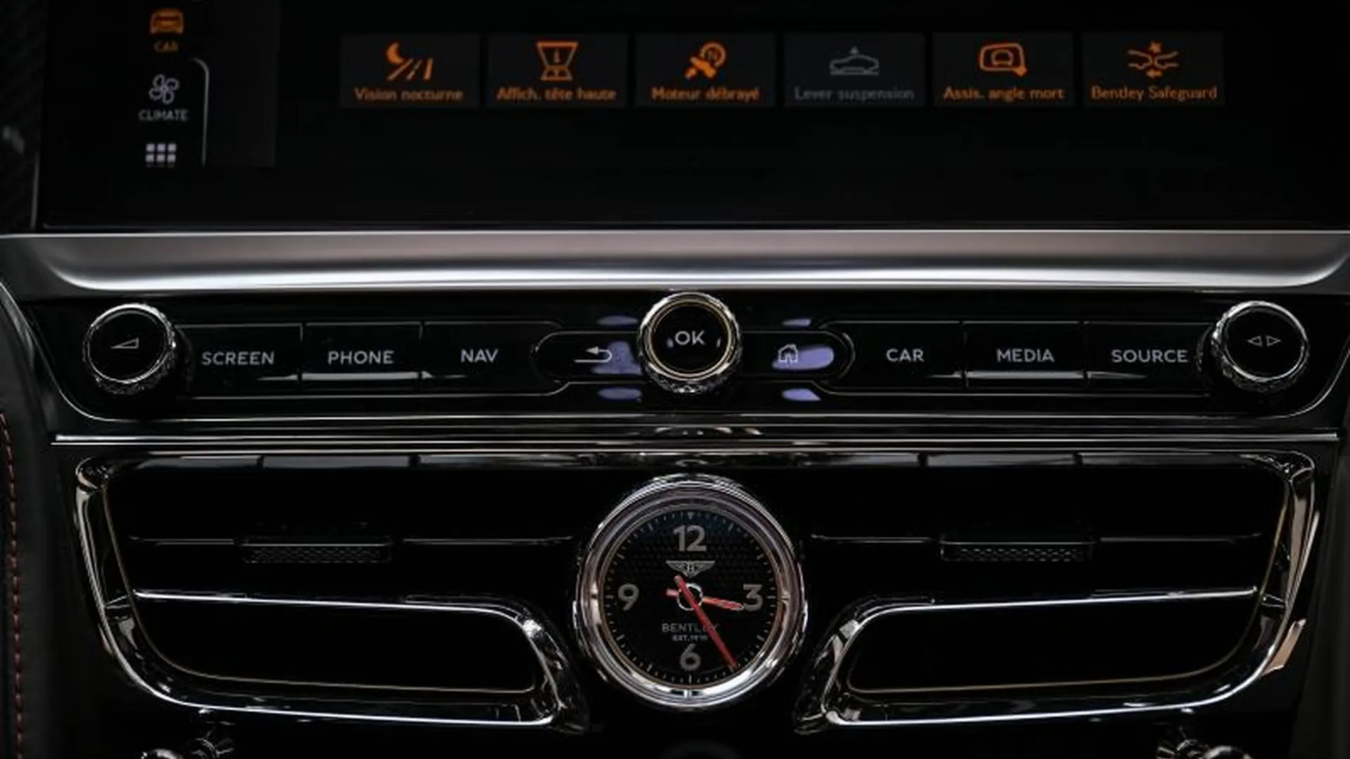 Bentley Flying Spur — photo 32