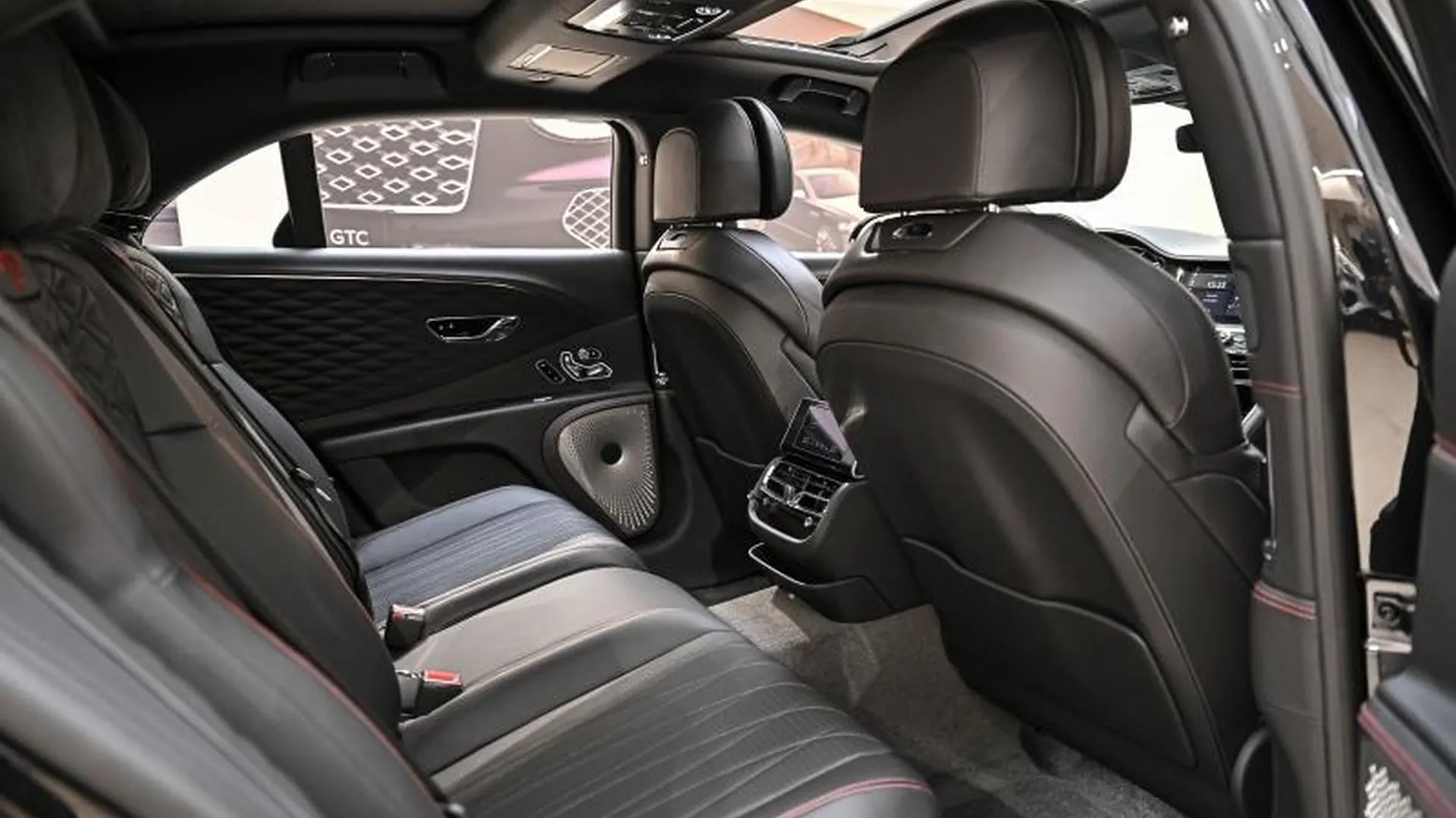 Bentley Flying Spur — photo 20
