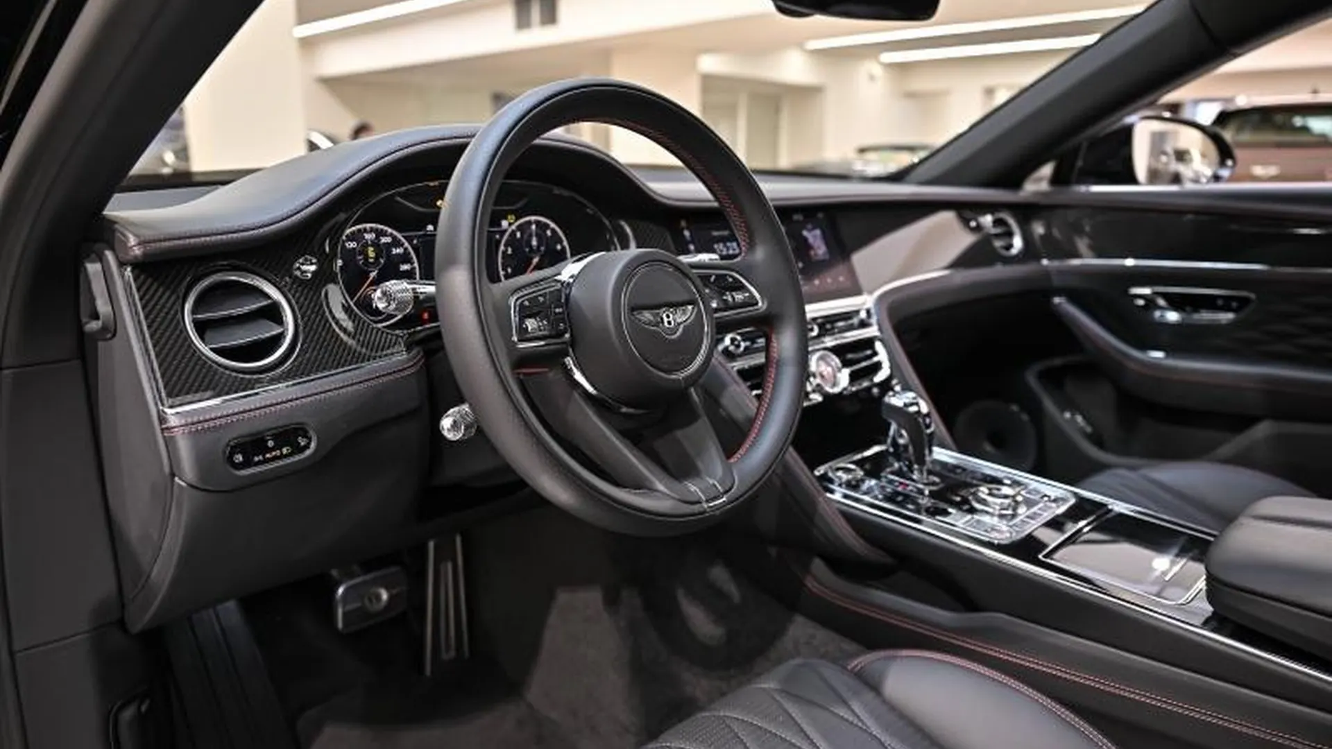 Bentley Flying Spur — photo 14