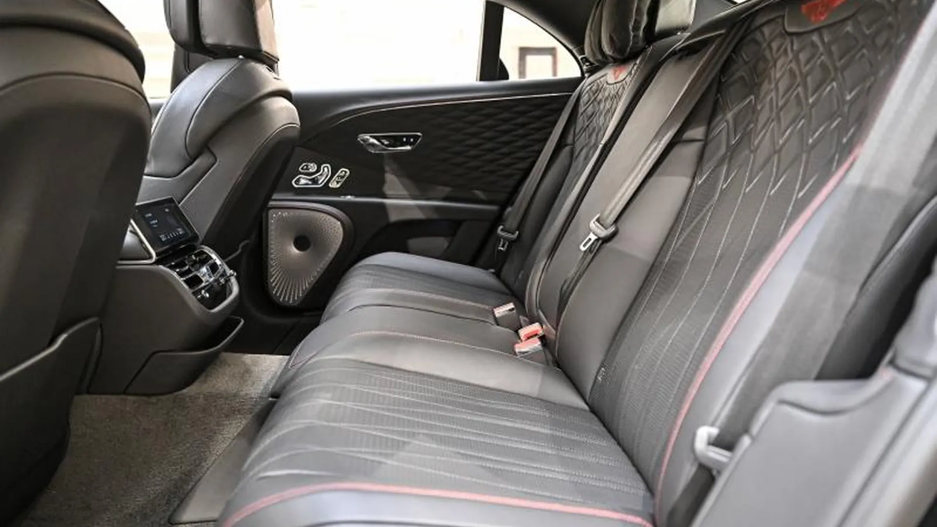 Bentley Flying Spur — photo 23