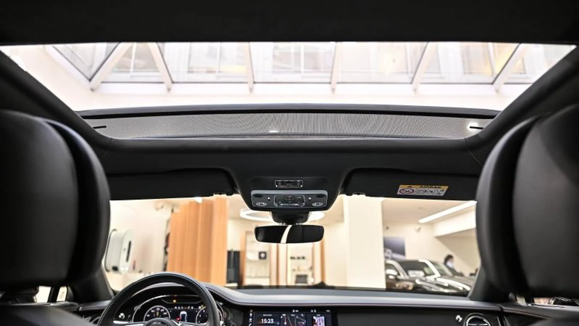 Bentley Flying Spur — photo 25