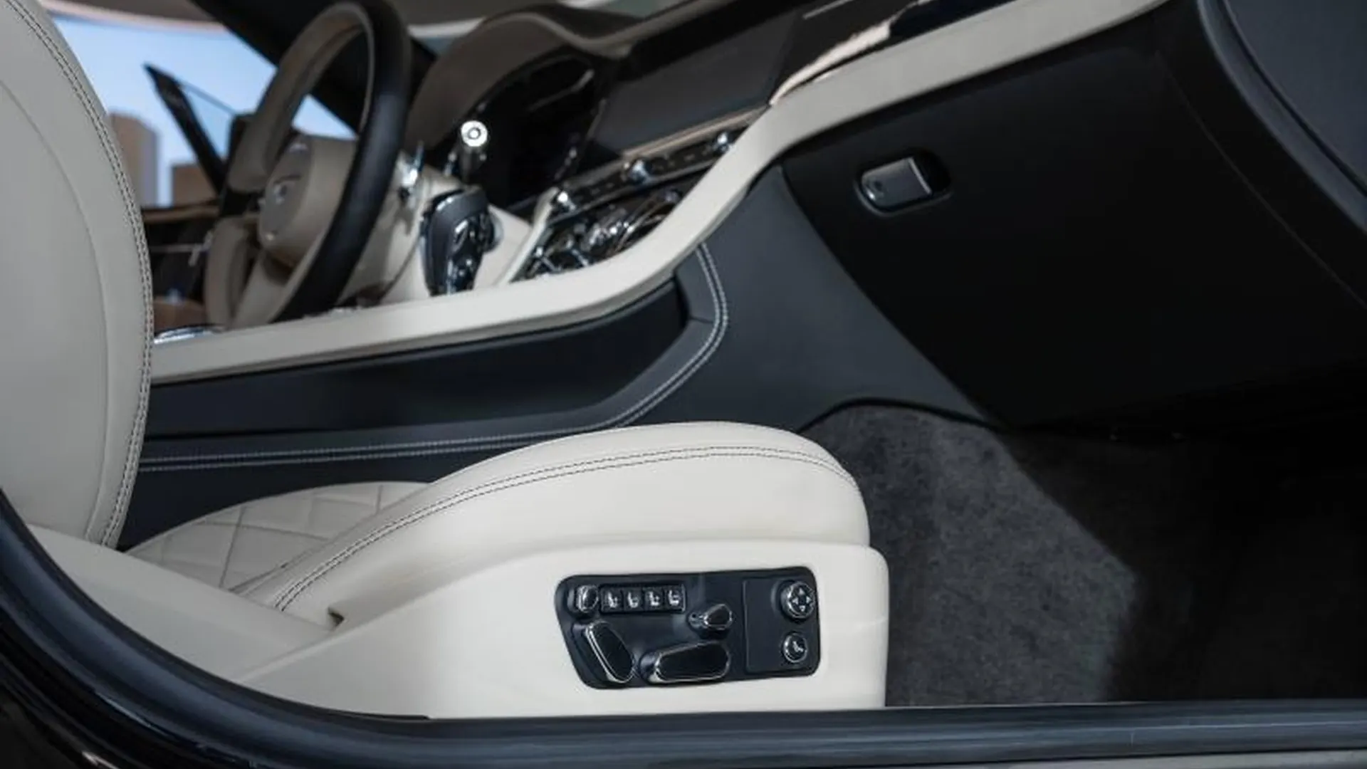 Bentley Continental GTC — photo 12