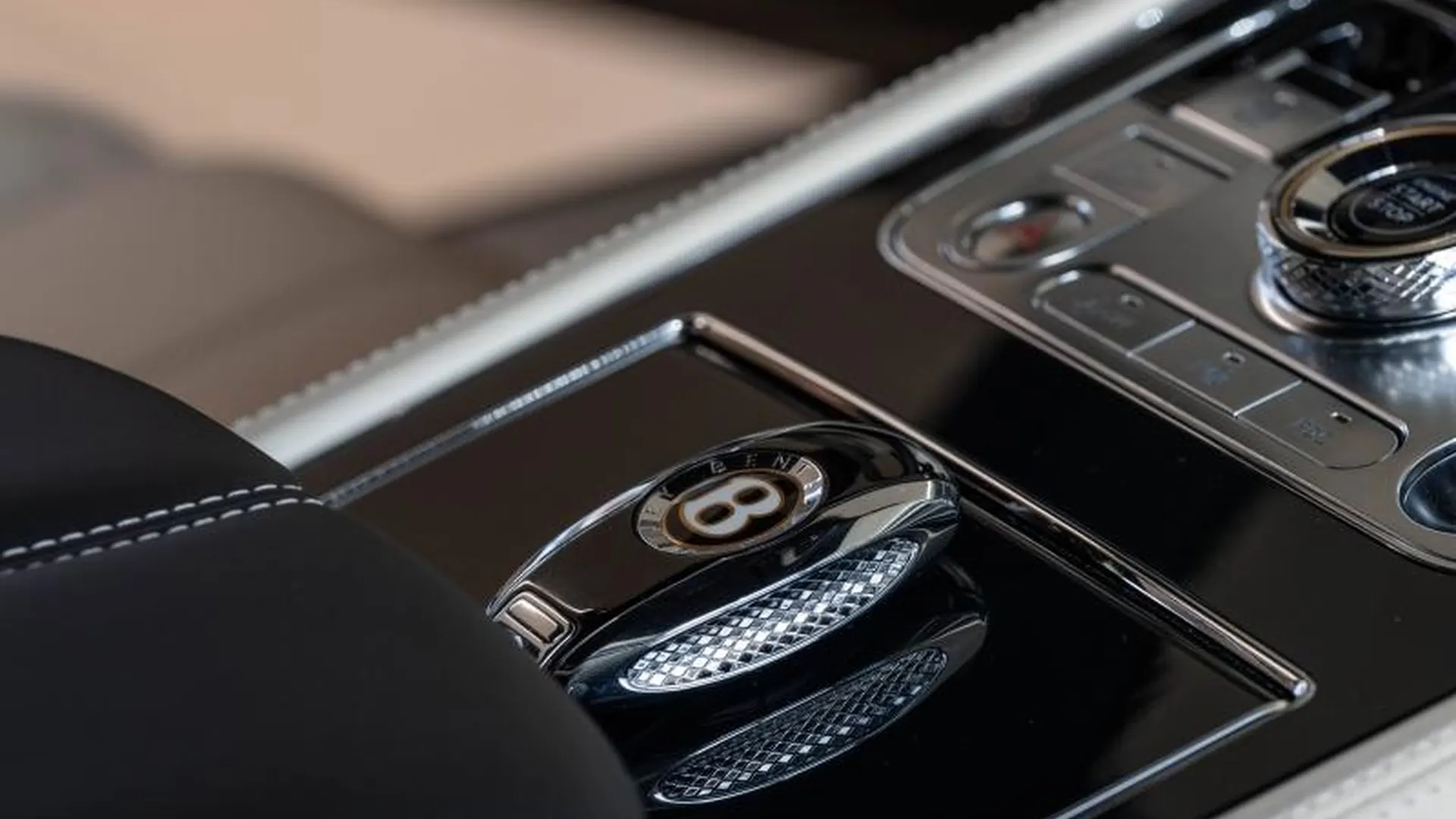 Bentley Continental GTC — photo 41