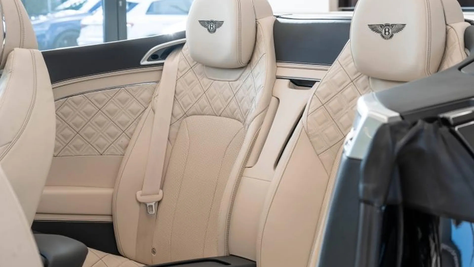 Bentley Continental GTC — photo 27