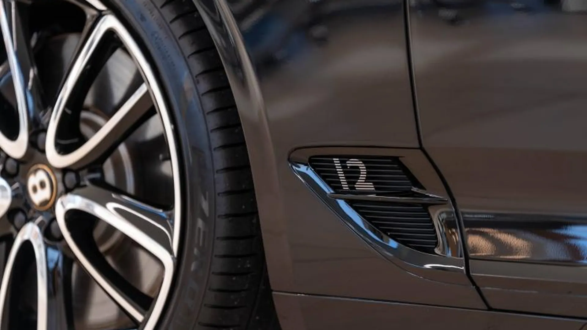 Bentley Continental GTC — photo 30