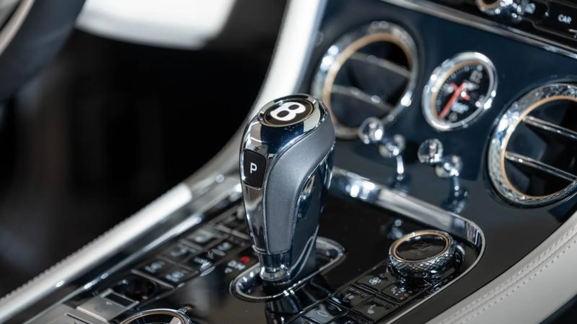 Bentley Continental GTC — photo 38