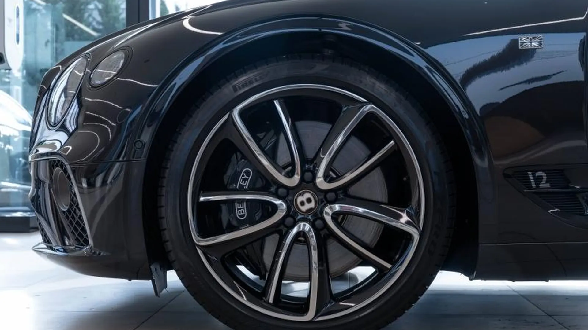 Bentley Continental GTC — photo 8