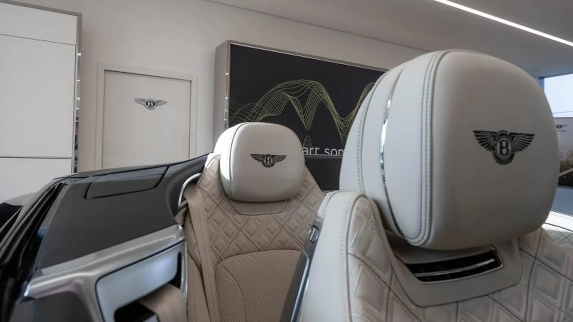Bentley Continental GTC — photo 34