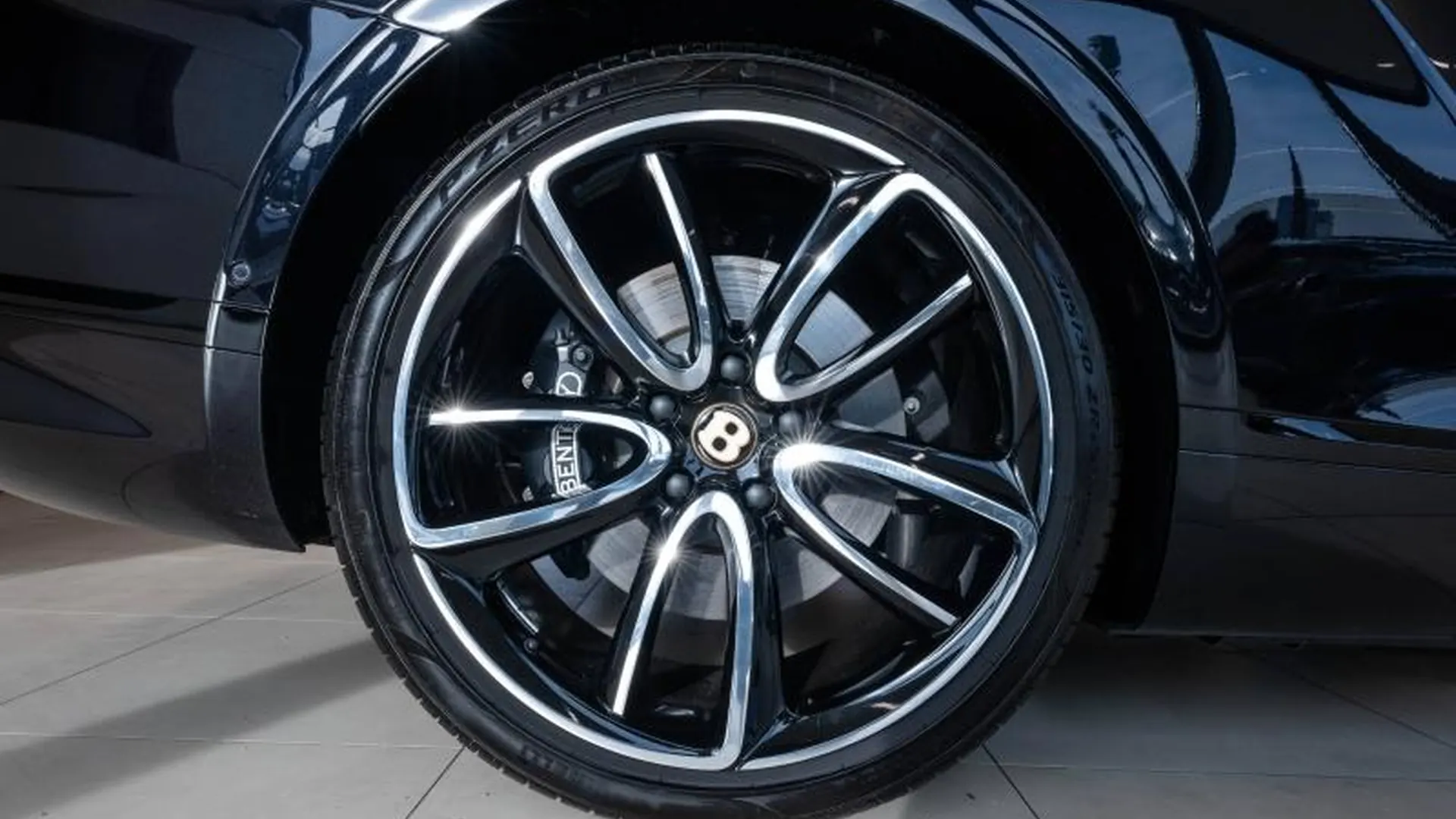 Bentley Continental GTC — photo 29