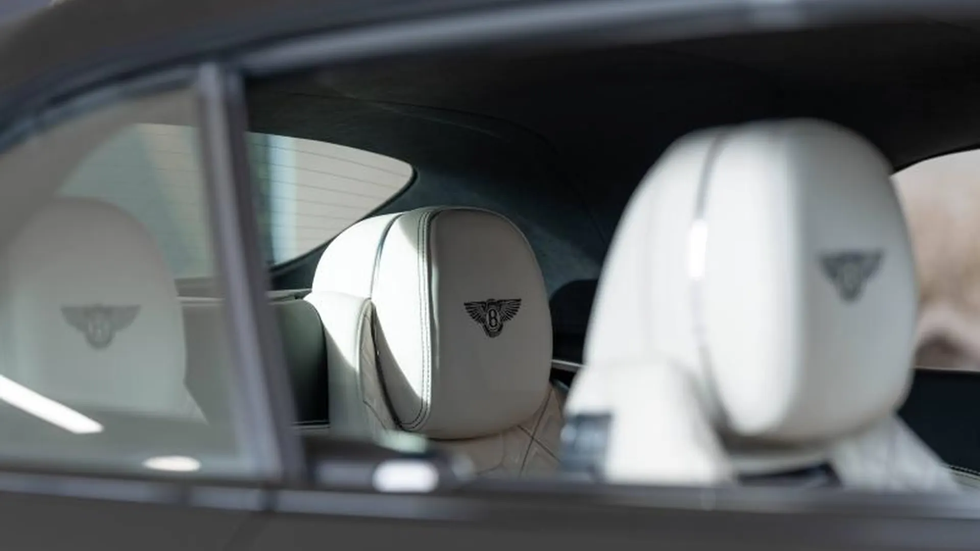 Bentley Continental GTC — photo 17