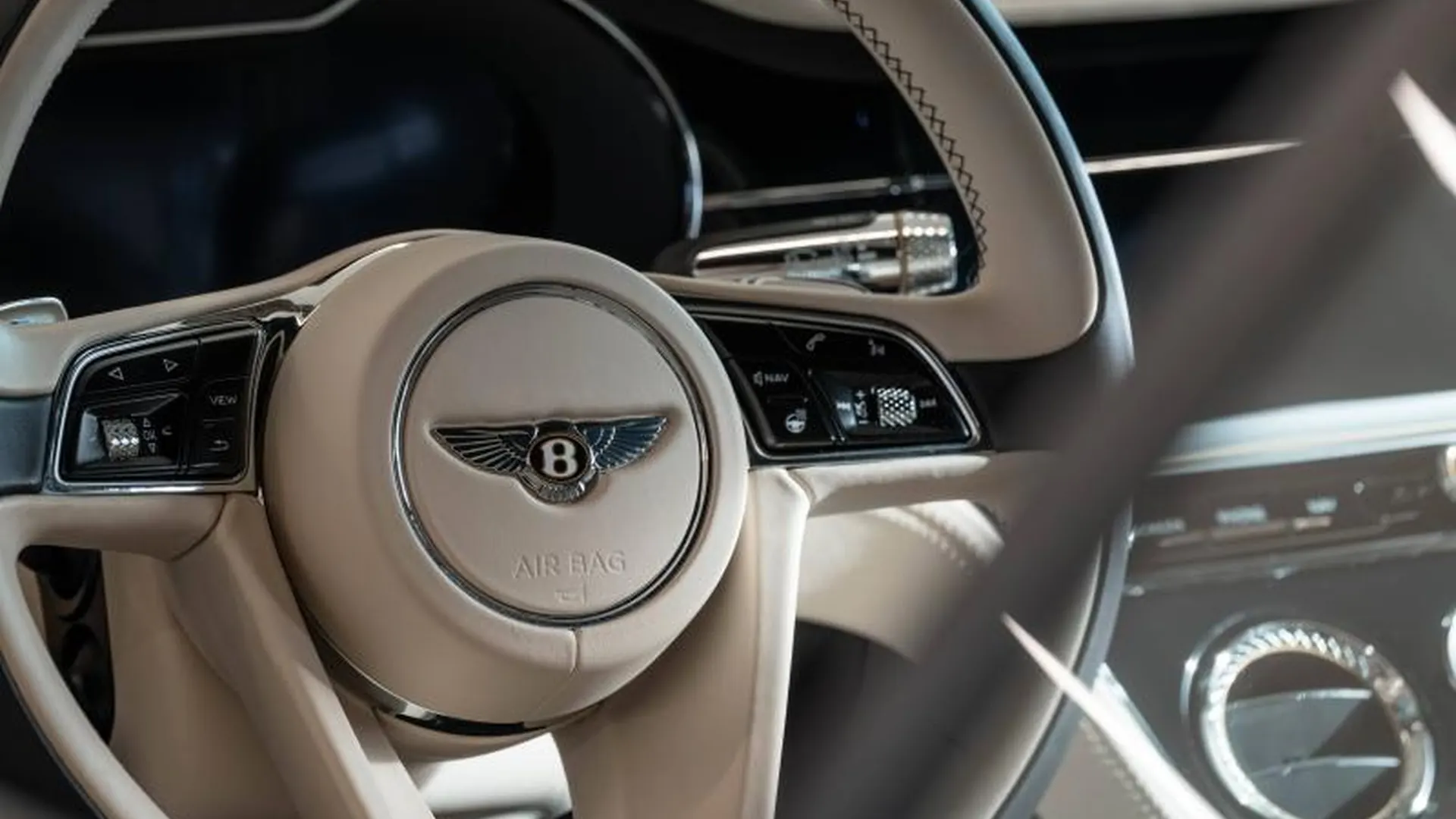 Bentley Continental GTC — photo 15