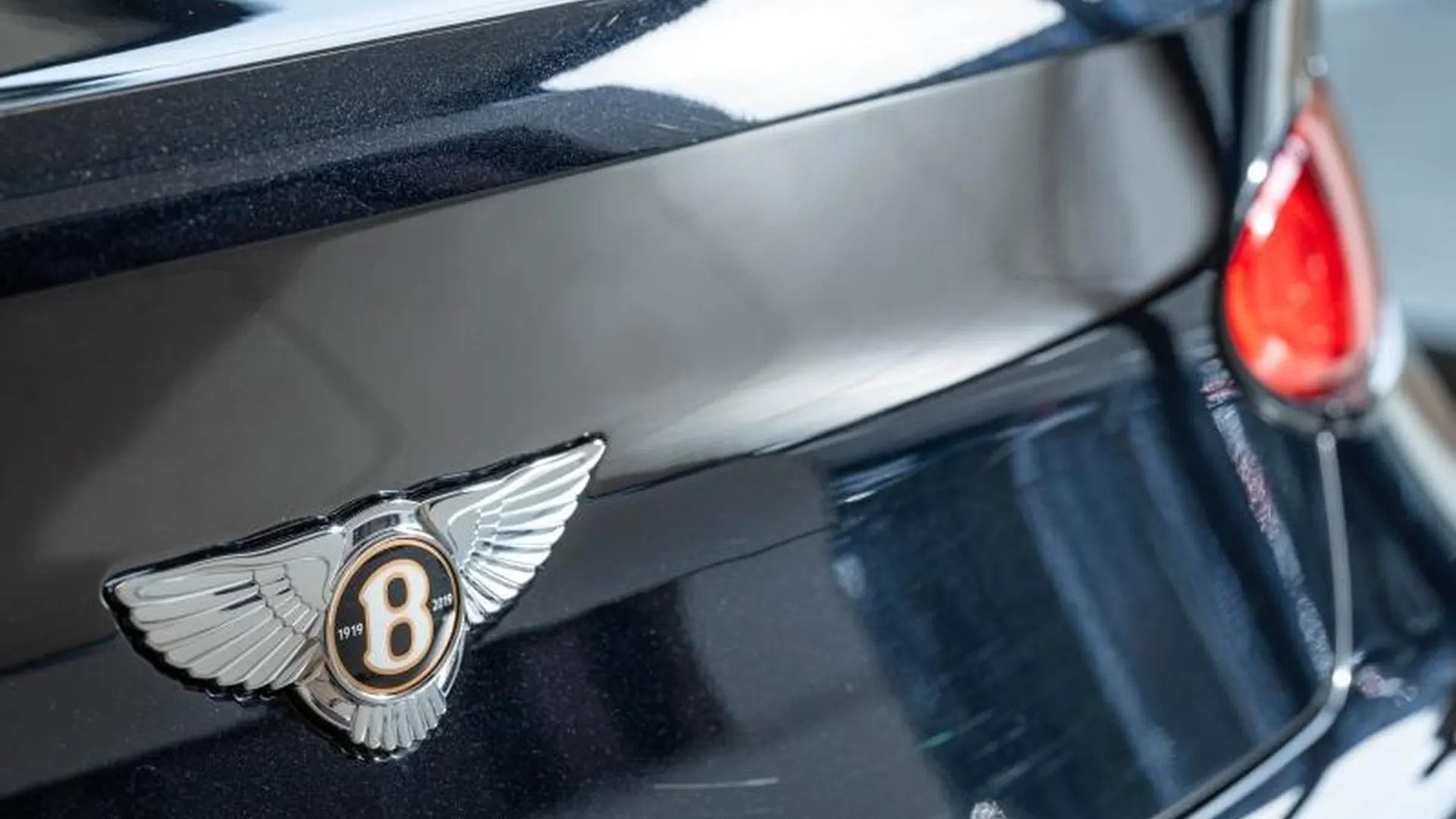 Bentley Continental GTC — photo 32